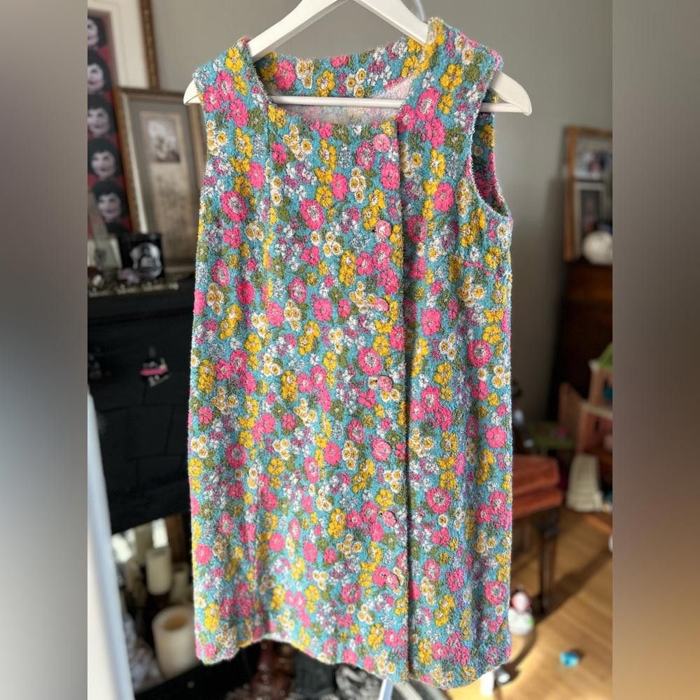 Vintage terry cloth floral 1970s women's smock dress
