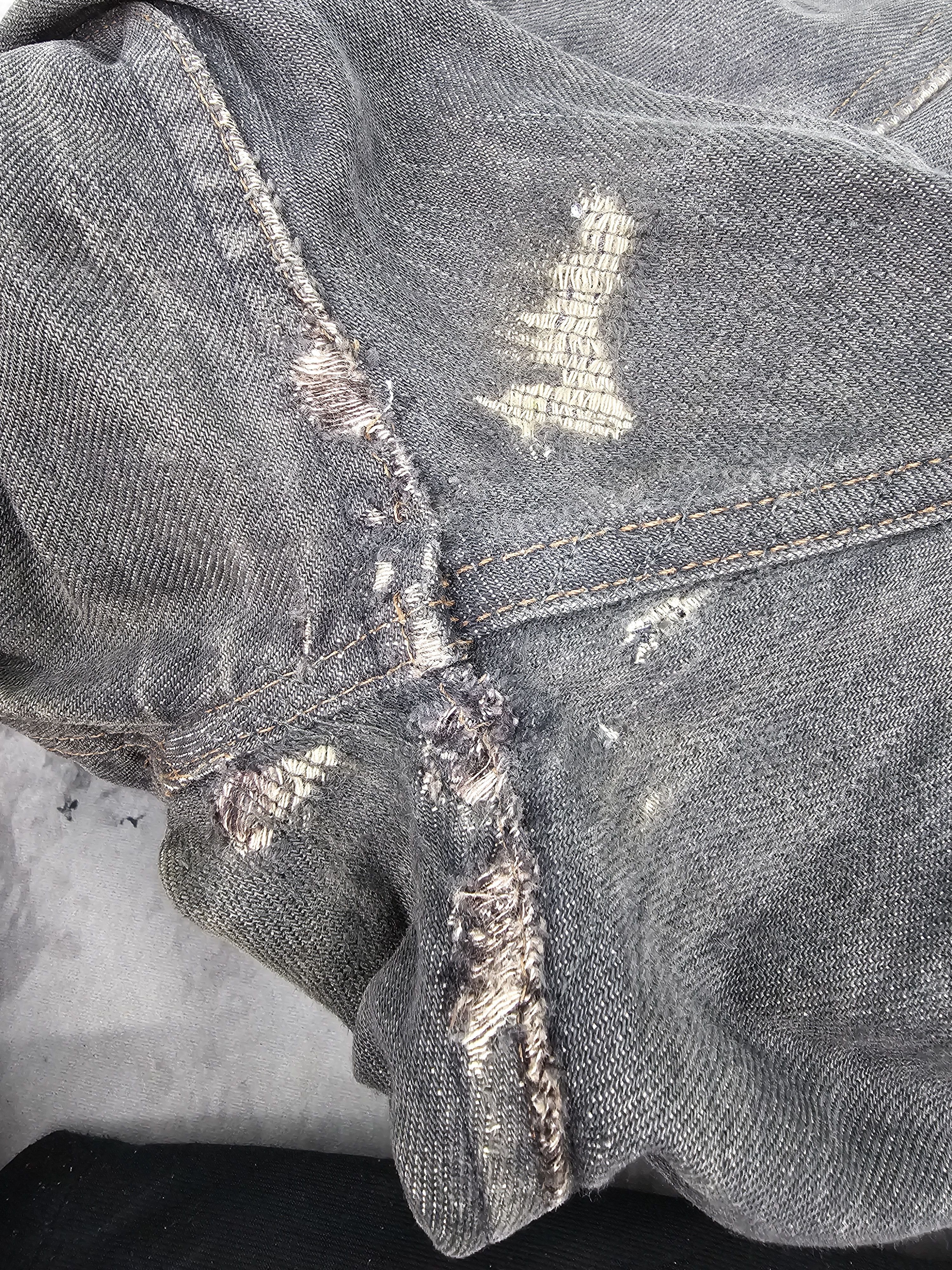 Levi's Vintage LEVIS 501 Ripped Paint Splash Black Jeans L0451 Size US 33 - 17 Thumbnail