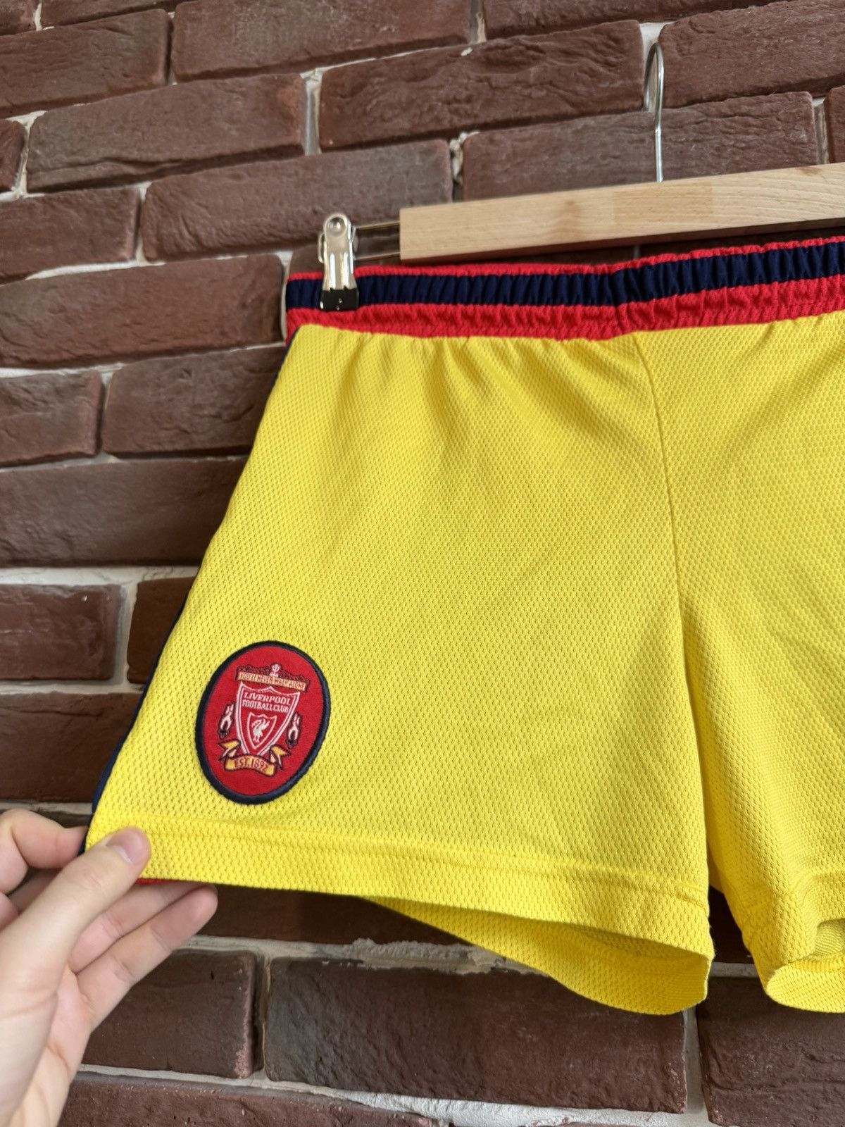 Reebok LIVERPOOL FC 90s FOOTBALL SHORTS SOCCER YELLOW SIZE S Size US 28 / EU 44 - 2 Thumbnail