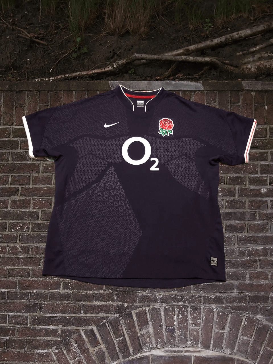 Nike Jerseys Nike Vintage logo O2 T-shirt XL Y2K sportwear Size US XL / EU 56 / 4 - 1 Thumbnail