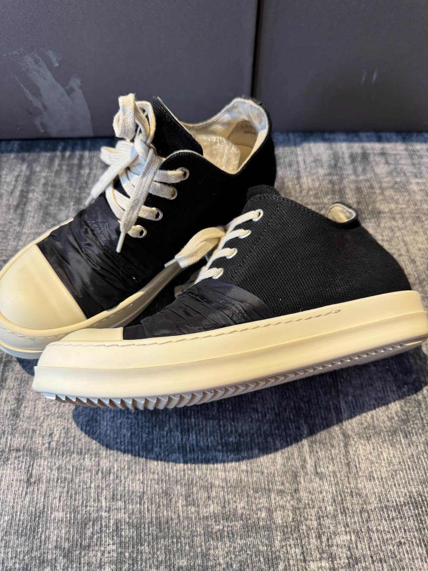Rick Owens Rick Owens Black Silk Lace Low-Top Big Converse Size US 7 / IT 37 - 1 Thumbnail