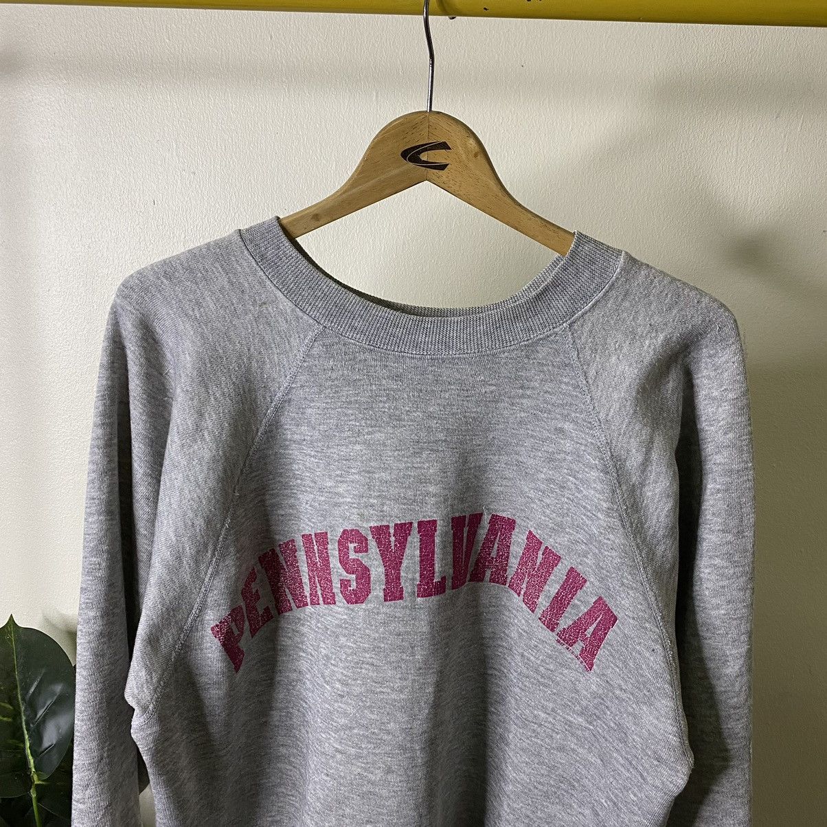 Vintage Vintage 1990s University of Pennsylvania Sweatshirt Size US L / EU 52-54 / 3 - 2 Thumbnail
