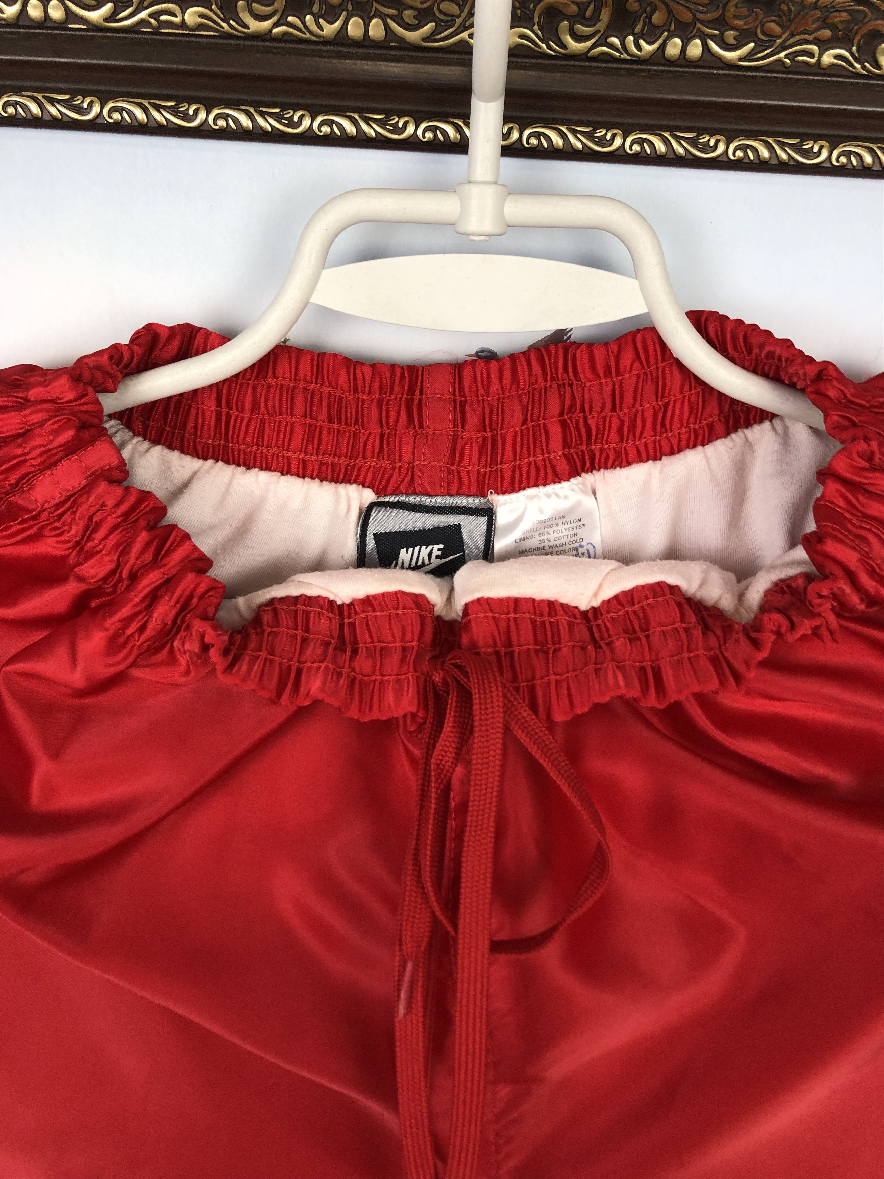 Nike Vintage Nike Red Nylon Shorts Track Run Size Boys L Size US 28 / EU 44 - 5 Thumbnail