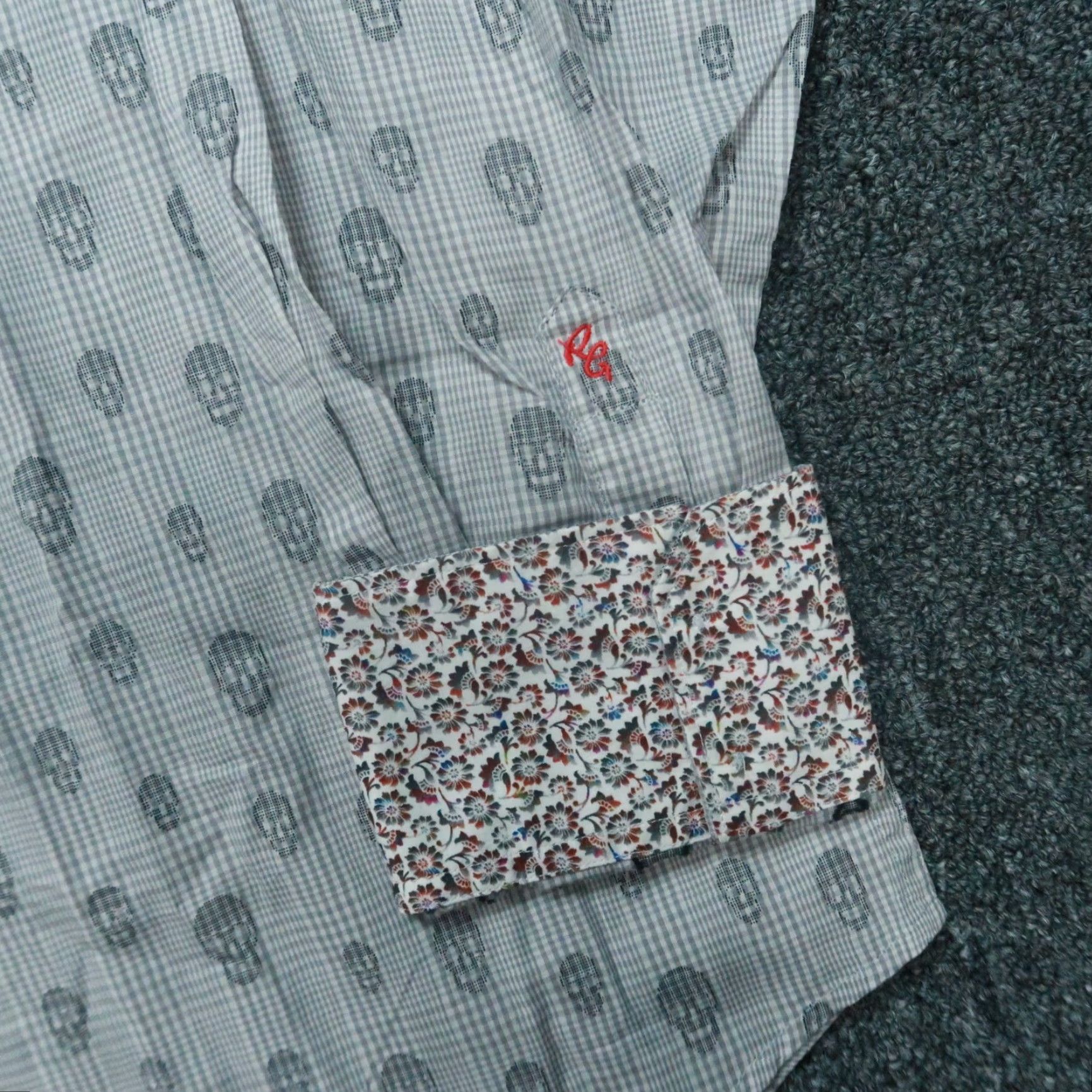 Robert Graham Robert Graham Shirt Mens Large Gray Kinderhook Skull Print Flip Cuff Classic Fit Size US L / EU 52-54 / 3 - 4 Thumbnail