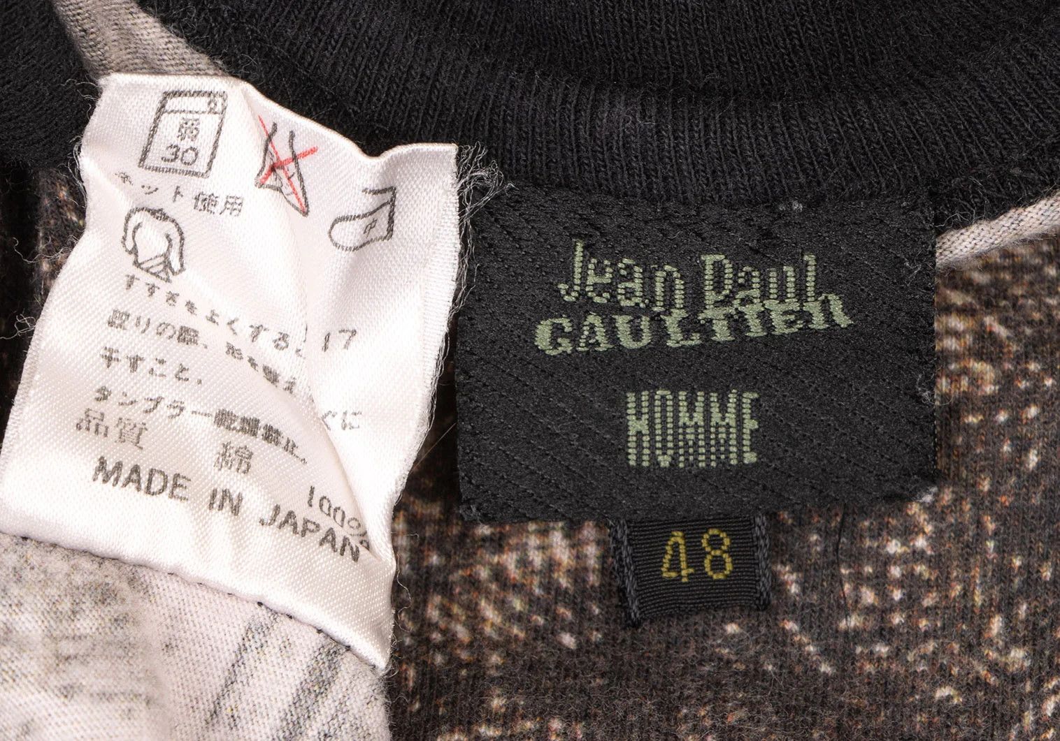 2000 Logo Print T-Shirt in Black, Size 48