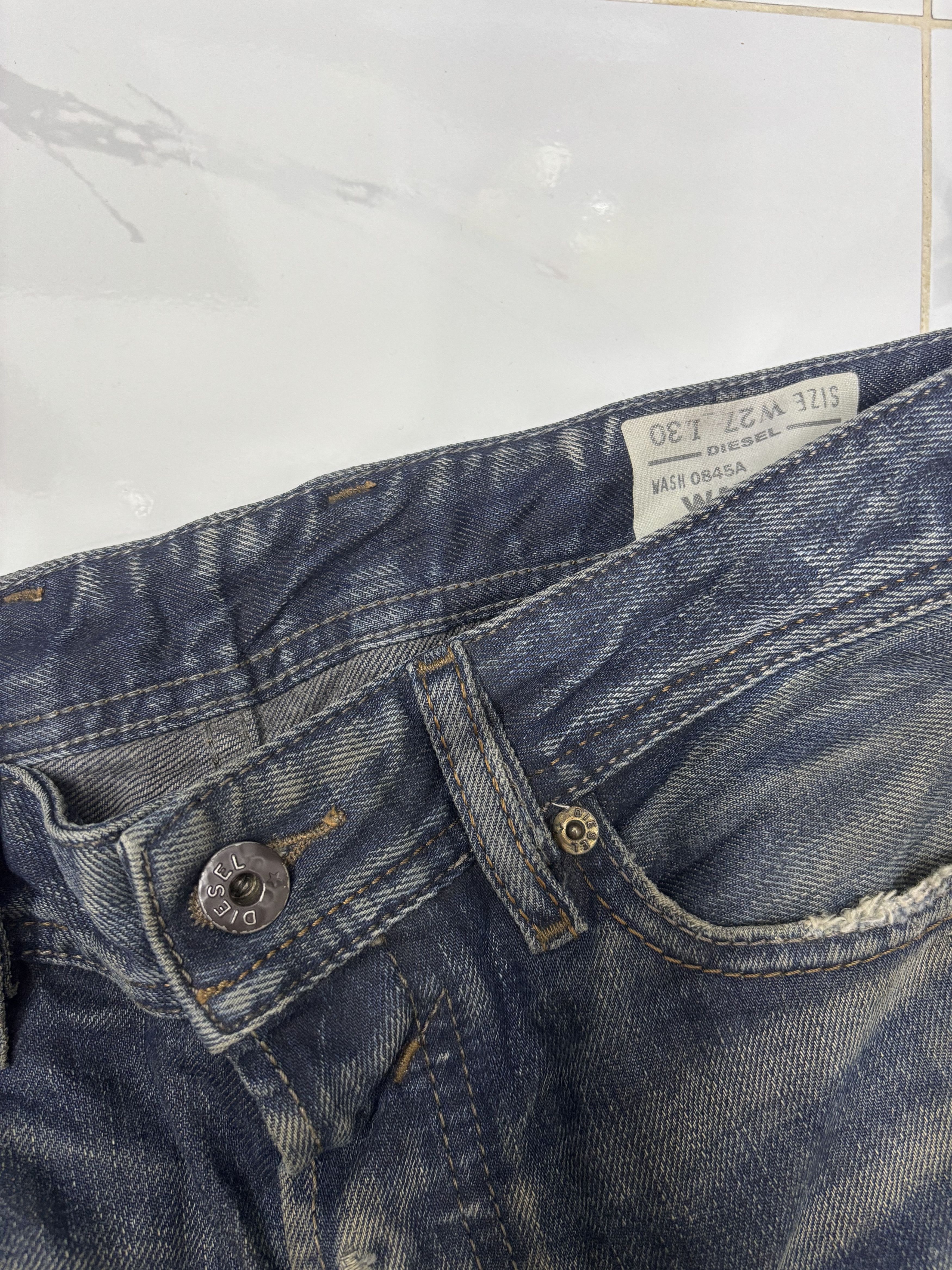 Diesel × Le Grande Bleu (L.G.B.) Vintage Diesel Waxed Distress Denim Jeans Regular Straight Size US 29 - 10 Thumbnail