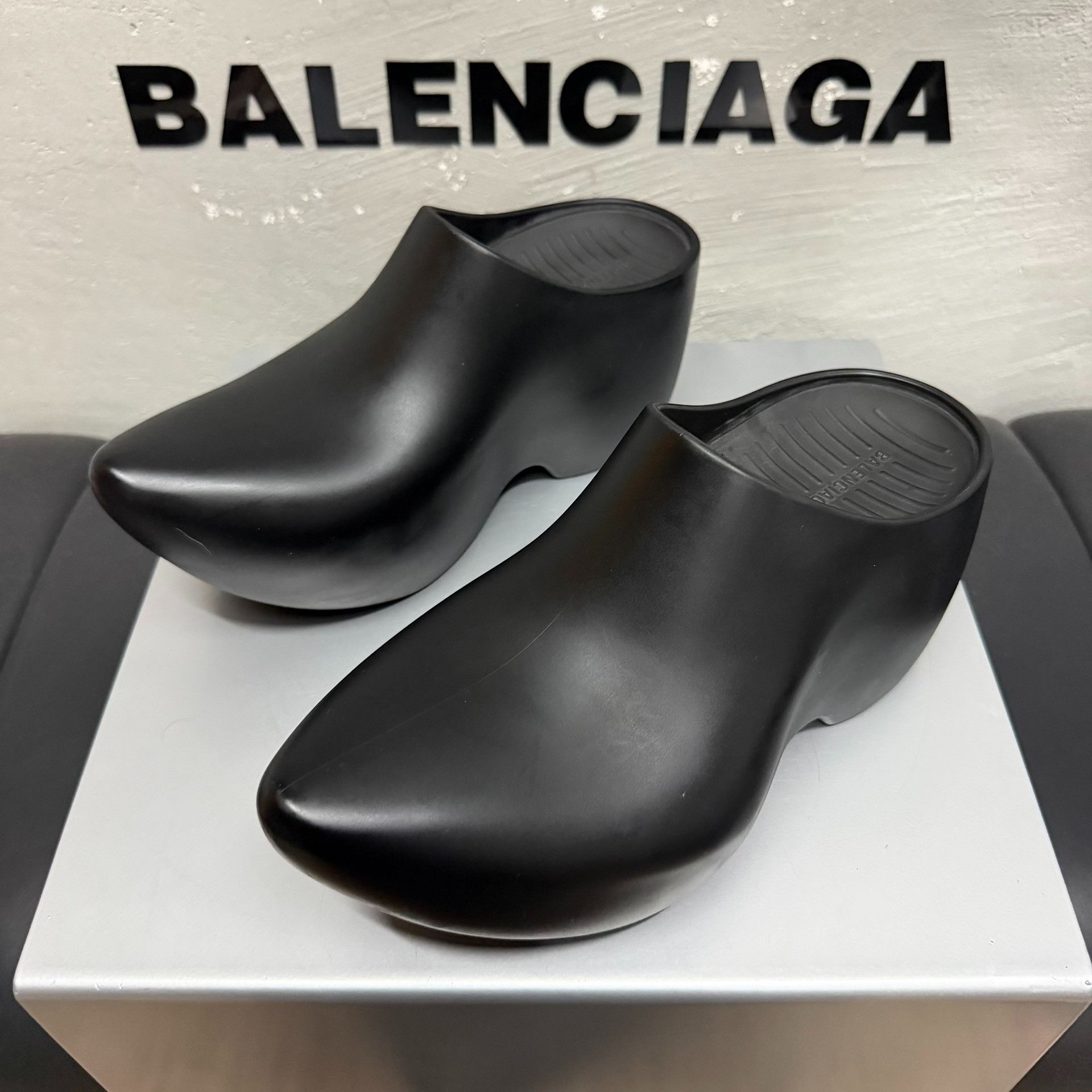 Balenciaga Balenciaga Technoclog Orange Clogs Size 42 | Grailed