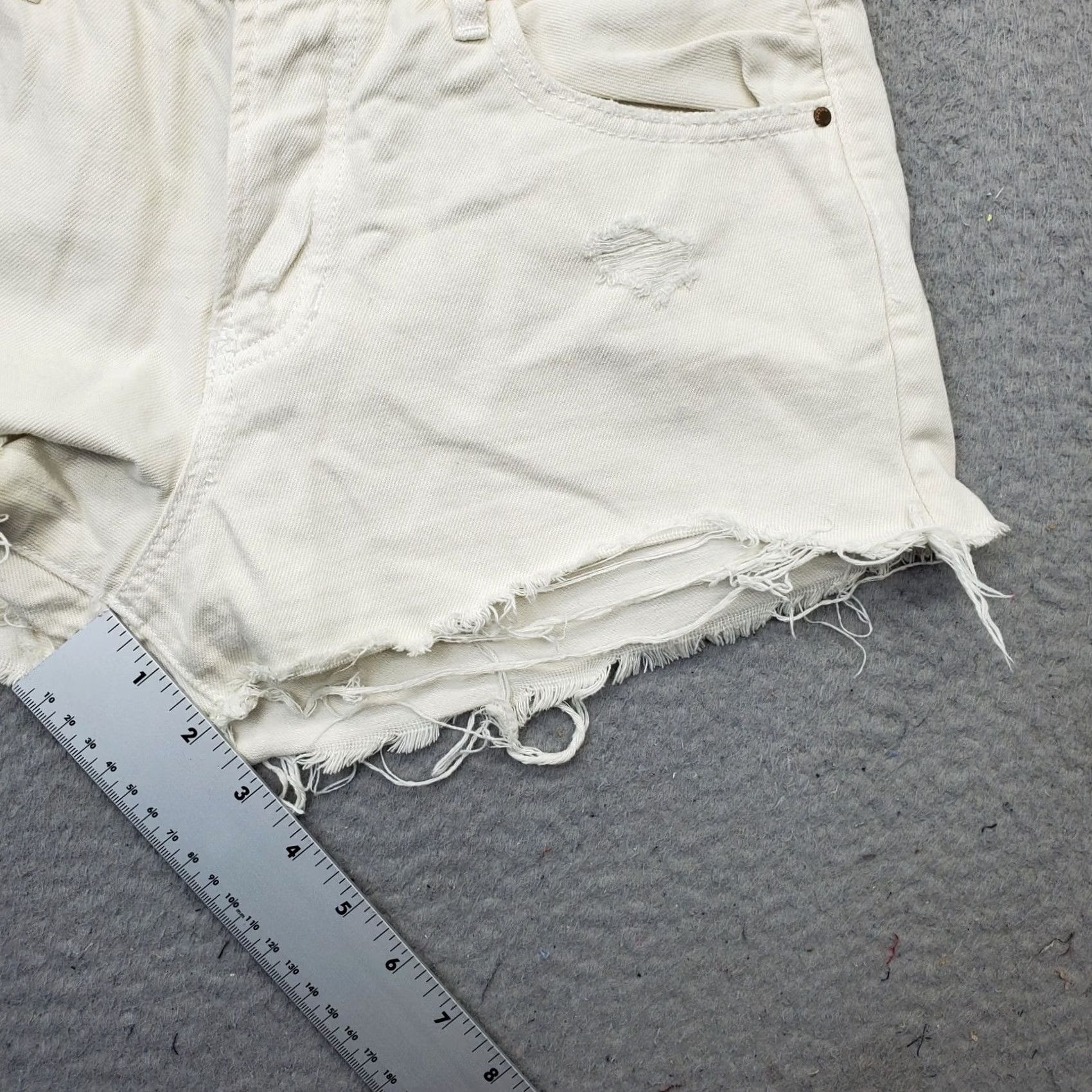 Pacsun PacSun Womens 25 White Denim Light Wash Distressed Mid-Rise Cut-Off Jean Shorts Size 42" / US 20 - 4 Thumbnail