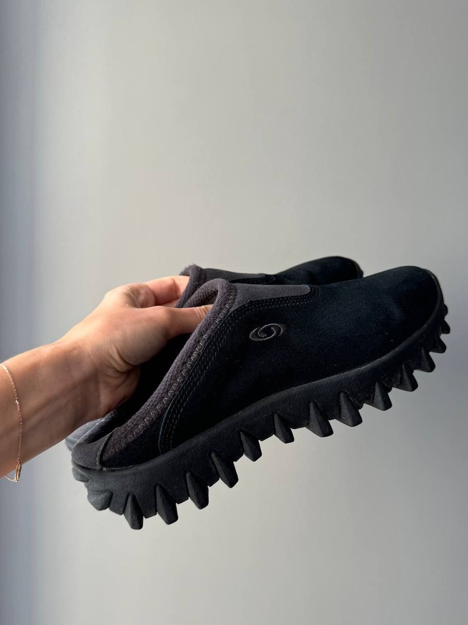 Salomon Salomon WMNS Snow Cloq Black Slip On Contagrip Mule Size US 7.5 / IT 37.5 - 3 Thumbnail