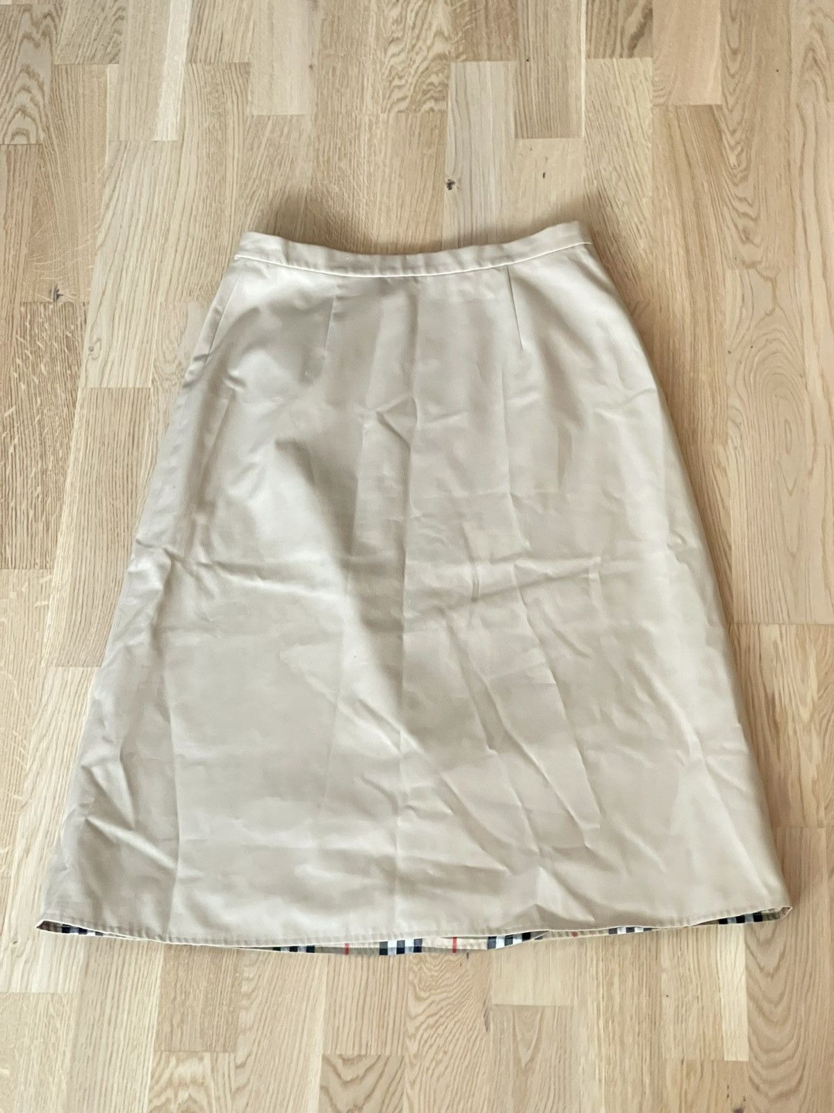 Burberry Vintage Burberry Skirt Check Lining Size 27" / US 4 / IT 40 - 1 Thumbnail