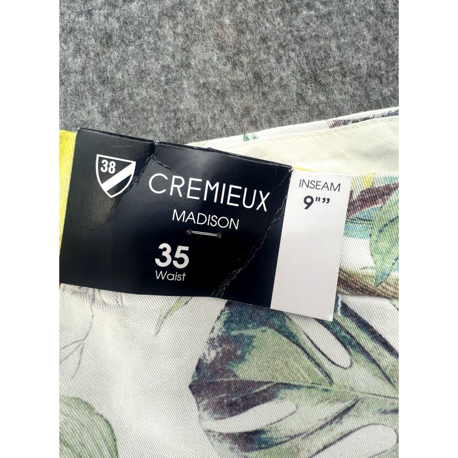 Cremieux Cremieux Men's Hawaiian Floral Palm Shorts NWT Size 35 Multicolor Chino Casual Summer 35 in Regular Waist Mens Short Pants Pockets Front Flat Front Size US 35 - 5 Thumbnail