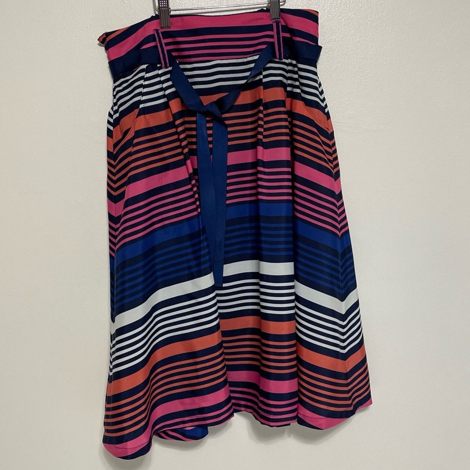 Old Navy OLD NAVY Multicolor Striped Skirt Size Medium Size 27" / US 4 / IT 40 - 1 Thumbnail