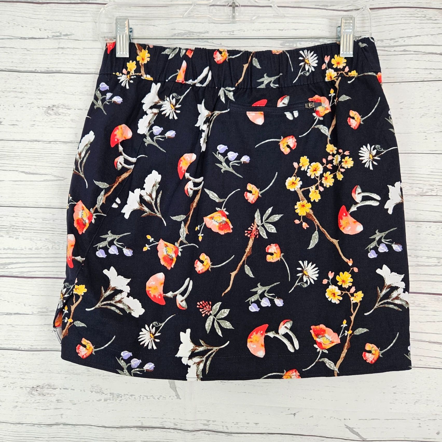 The North Face The North Face Womens Skort Small Black Yellow Floral Mushrooms Zip Pocket Activewear Shorts Skirt Womens Size ONE SIZE - 3 Thumbnail