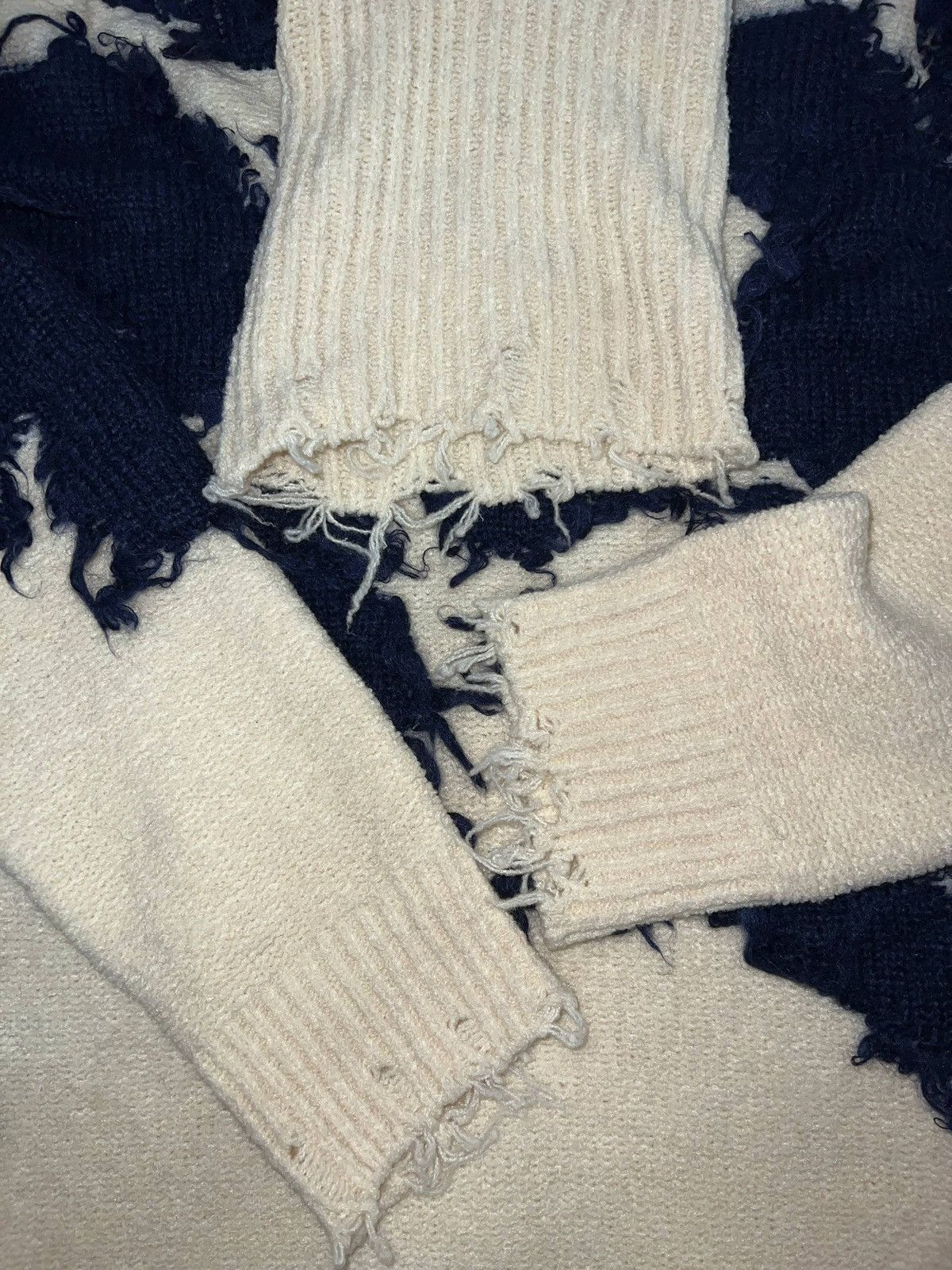 Off-White Off White Moo Turtleneck Sweater Beige Blue Patch Detail Size M / US 6-8 / IT 42-44 - 4 Thumbnail