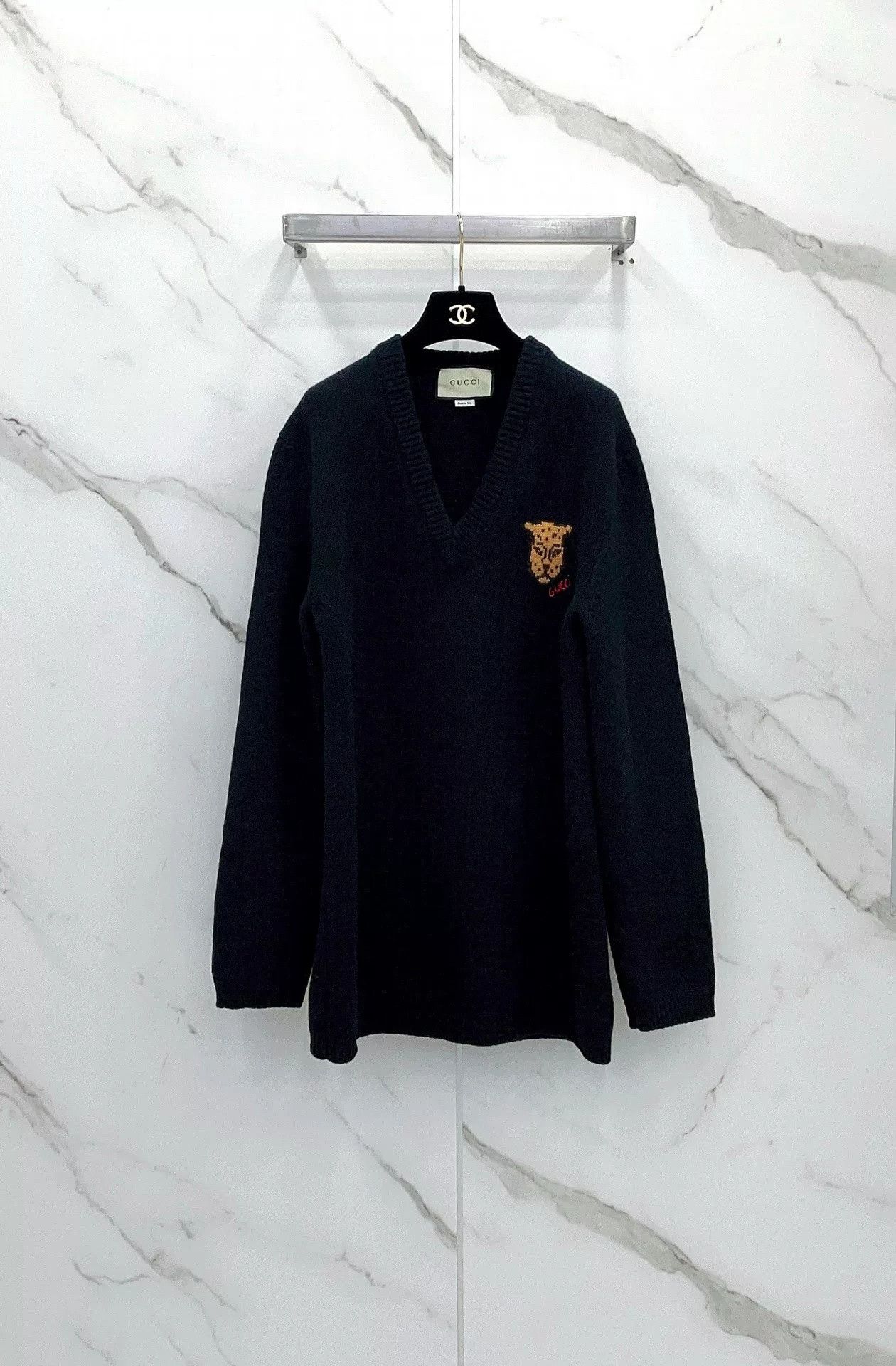 Gucci Gucci Embroidery Wool V-Neck Sweater Size US S / EU 44-46 / 1 - 1 Thumbnail