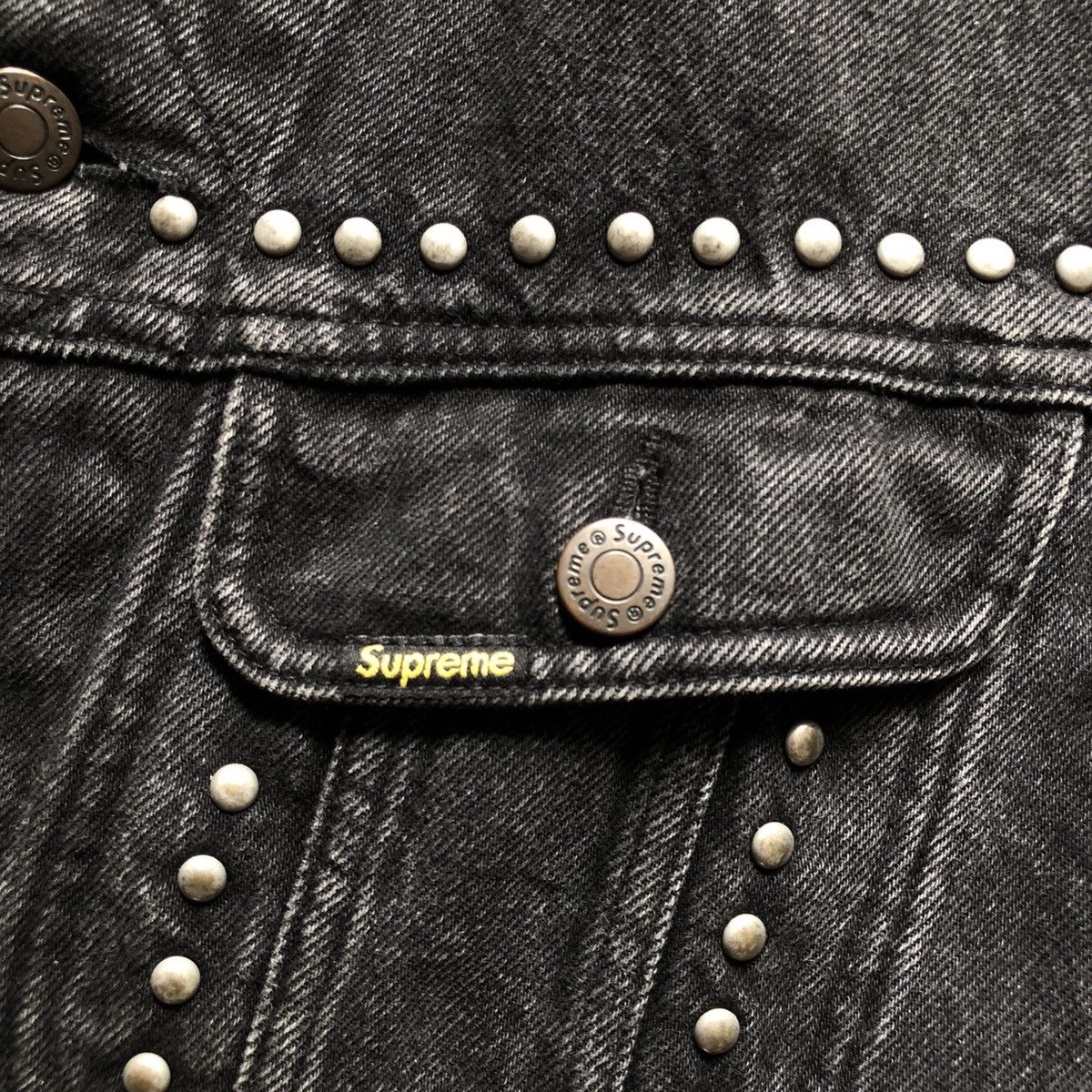Supreme Supreme Studded denim trucker black Size US M / EU 48-50 / 2 - 3 Thumbnail