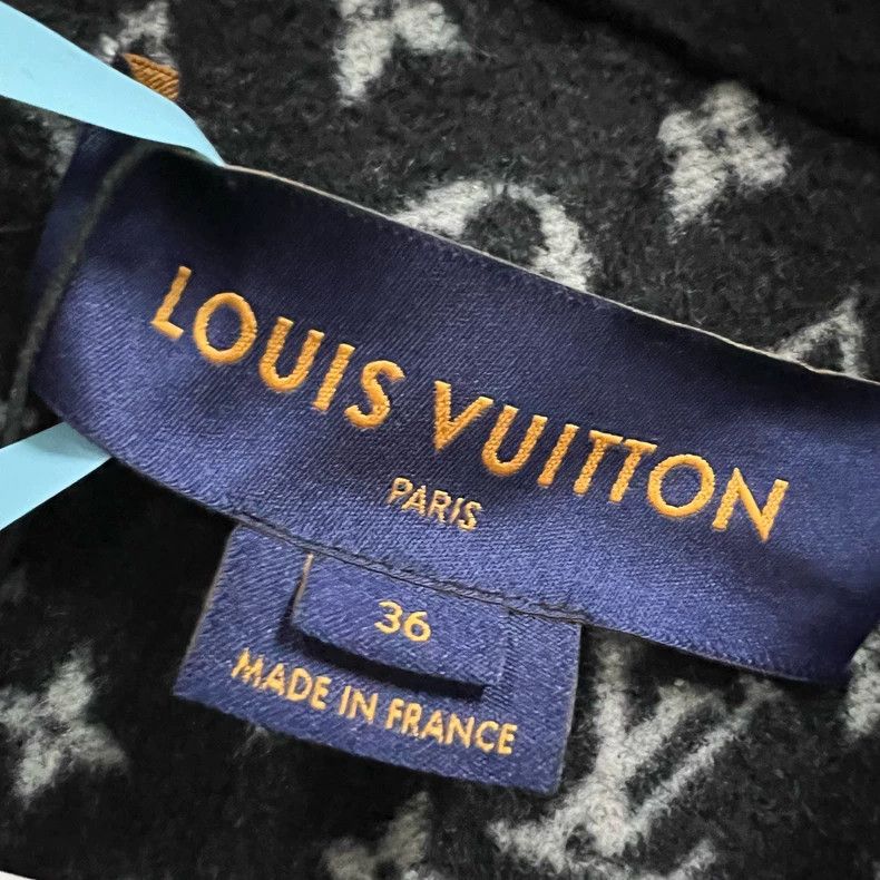 Louis Vuitton Louis Vuitton size 36 Black coat with full print of old flo Size US M / EU 48-50 / 2 - 5 Thumbnail