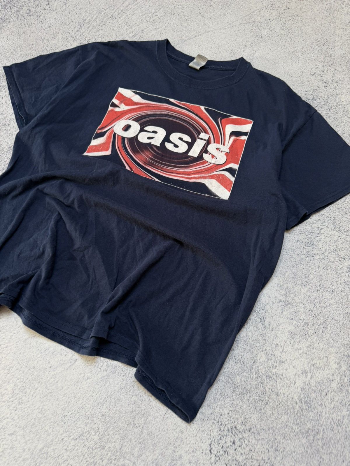Gildan Vintage Oasis Band Merch T shirt Mens size XL Size US XL / EU 56 / 4 - 2 Thumbnail