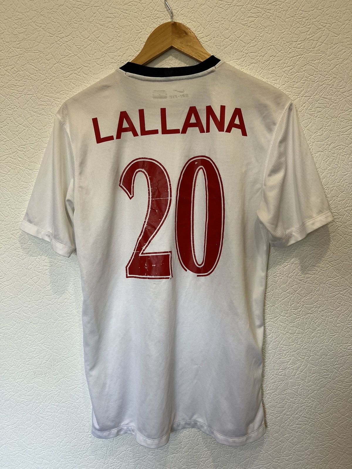 Nike LALLANA Nike England 2013 Home Kit Soccer Jersey Size US M / EU 48-50 / 2 - 1 Thumbnail