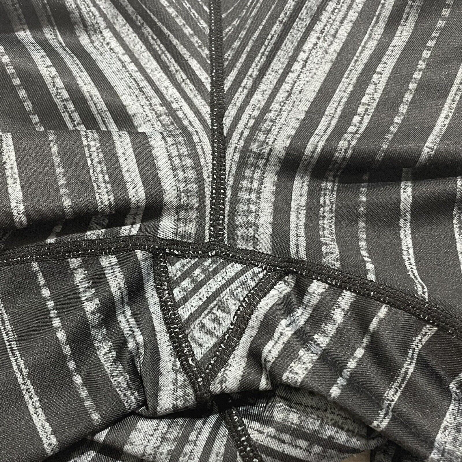 Prana PrAna Roxanne Capri Leggings Striped Athletic Pants Stretch Size 32" / US 10 / IT 46 - 9 Thumbnail