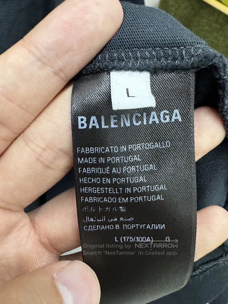 Balenciaga Balenciaga Lock扣 Logo Round Neck Short Sleeve Size US L / EU 52-54 / 3 - 4 Thumbnail