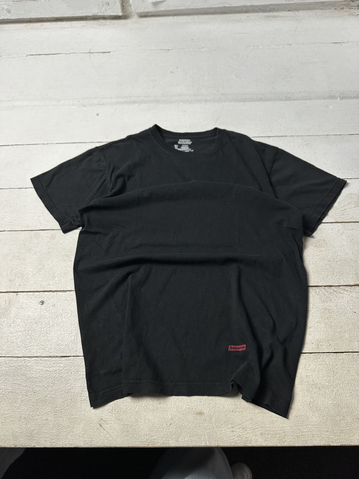 Hanes × Supreme 🚨 HANES SUPREME BLACK MAN SIZE S TEE WITH LOGO Size US S / EU 44-46 / 1 - 1 Thumbnail