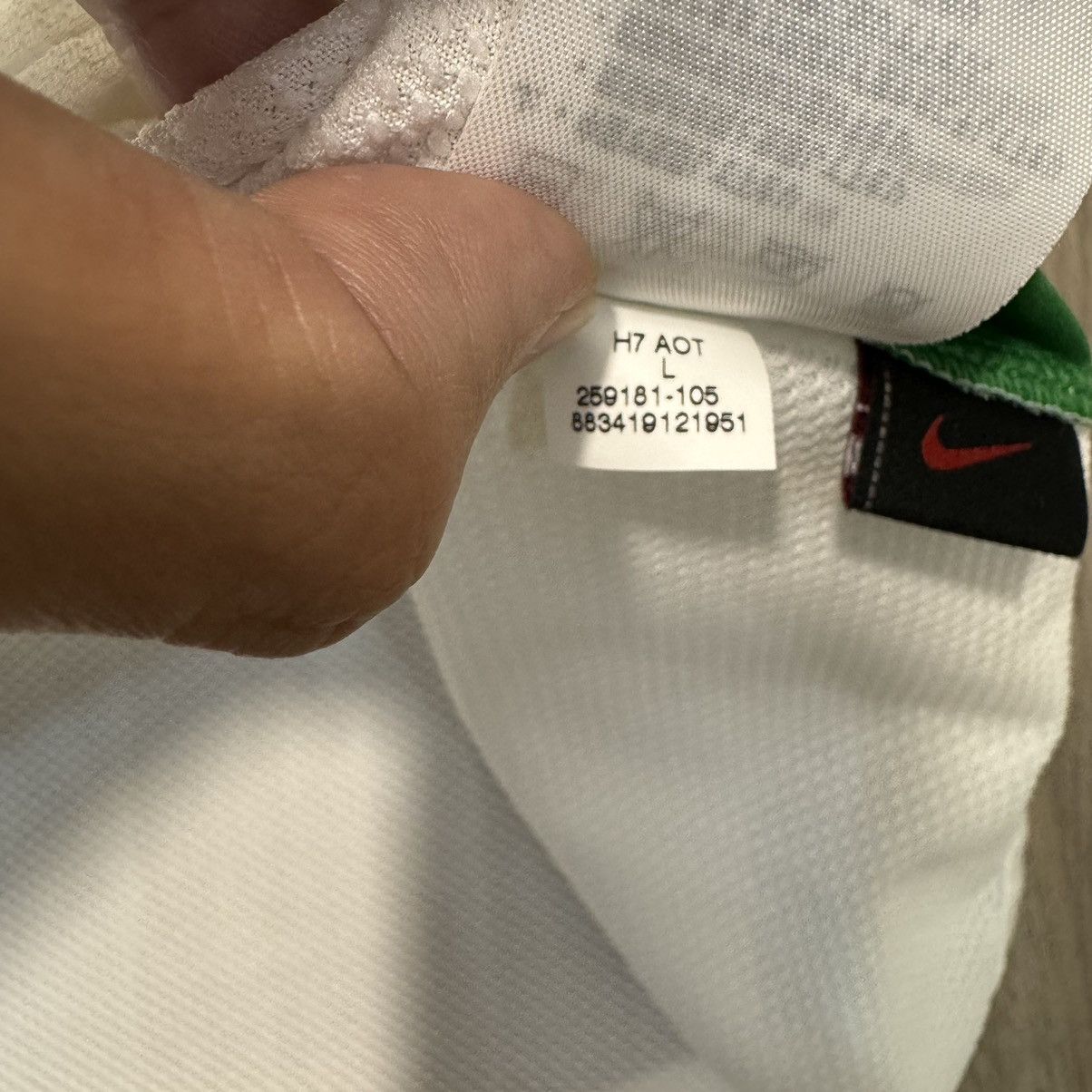 Nike Portugal Euro2008 away shirt #7 Ronaldo (bnwt) Size US L / EU 52-54 / 3 - 8 Thumbnail