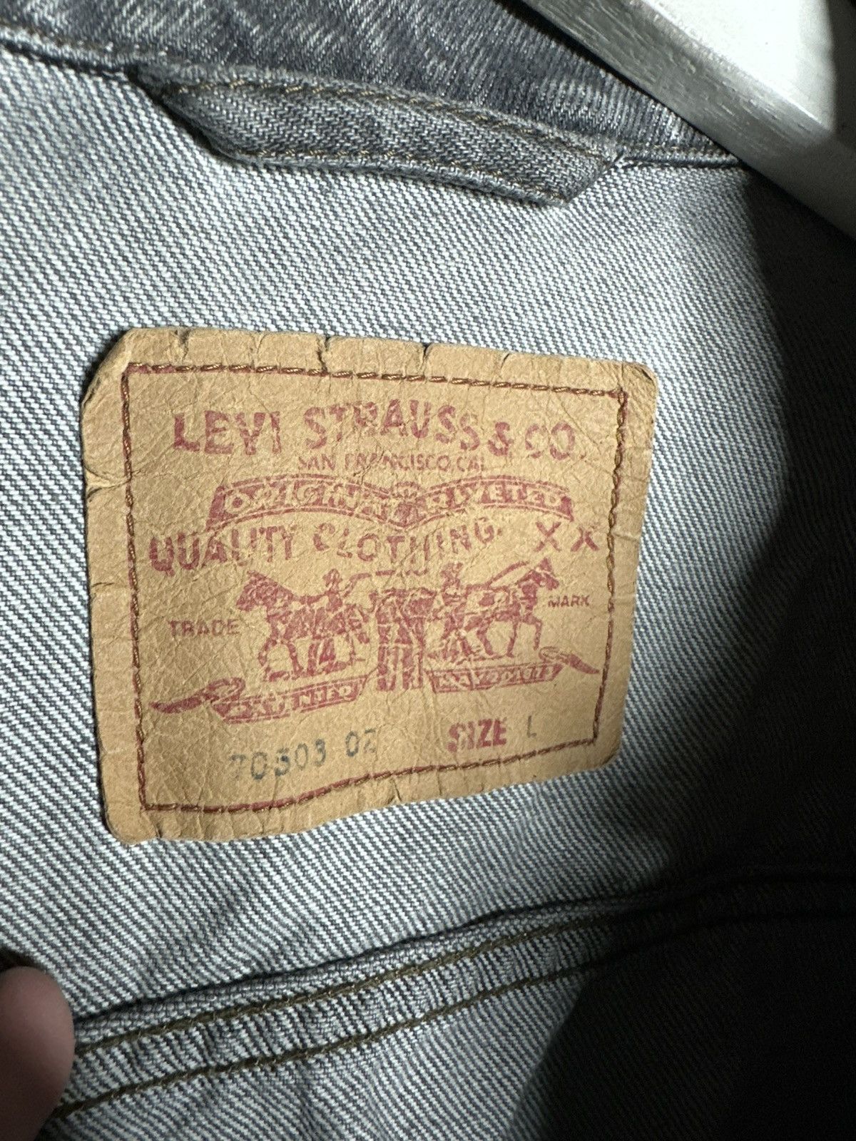 Levi's Vintage Levi’s Grey Distressed Washed Trucker Denim Jacket Size US L / EU 52-54 / 3 - 4 Thumbnail