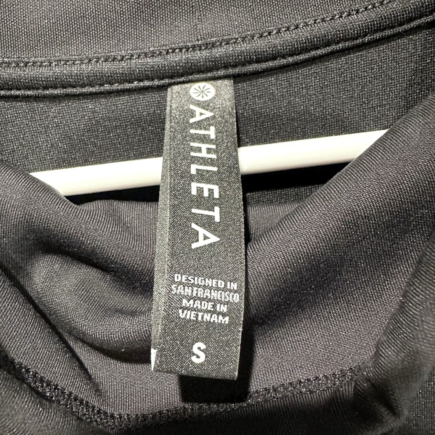 Athleta Athleta Sweatshirt Womens Small Black Mock Neck Pullover Stretch Casual Size S / US 4 / IT 40 - 4 Thumbnail