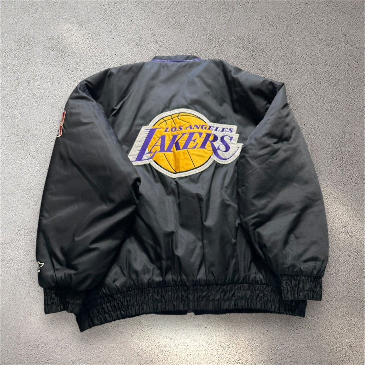 Logo Athletic Vtg logo athletic la lakers puffer coat men’s 2XL 90’s Size US XXL / EU 58 / 5 - 5 Thumbnail