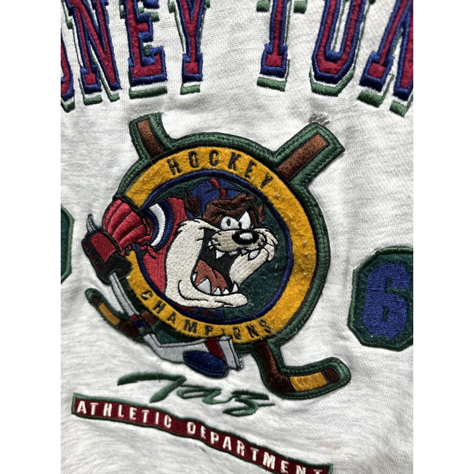 Vintage VINTAGE Looney Tunes Hockey Champions Taz Crewneck Sweatshirt Mens Small SKU: 1990s Size US S / EU 44-46 / 1 - 3 Thumbnail