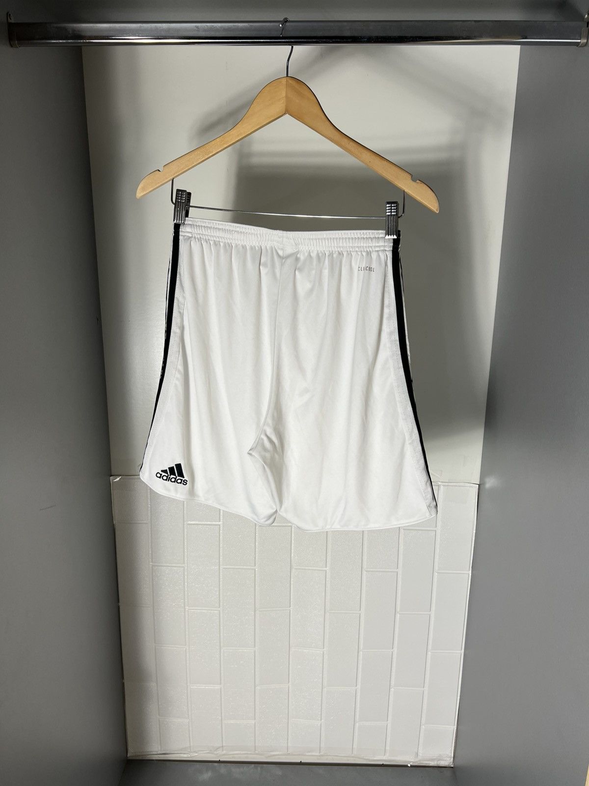 Vintage VERY RARE ADIDAS FC MANCHESTER UNITED ENGLAND SOCCER SHORTS Size US 32 / EU 48 - 7 Thumbnail