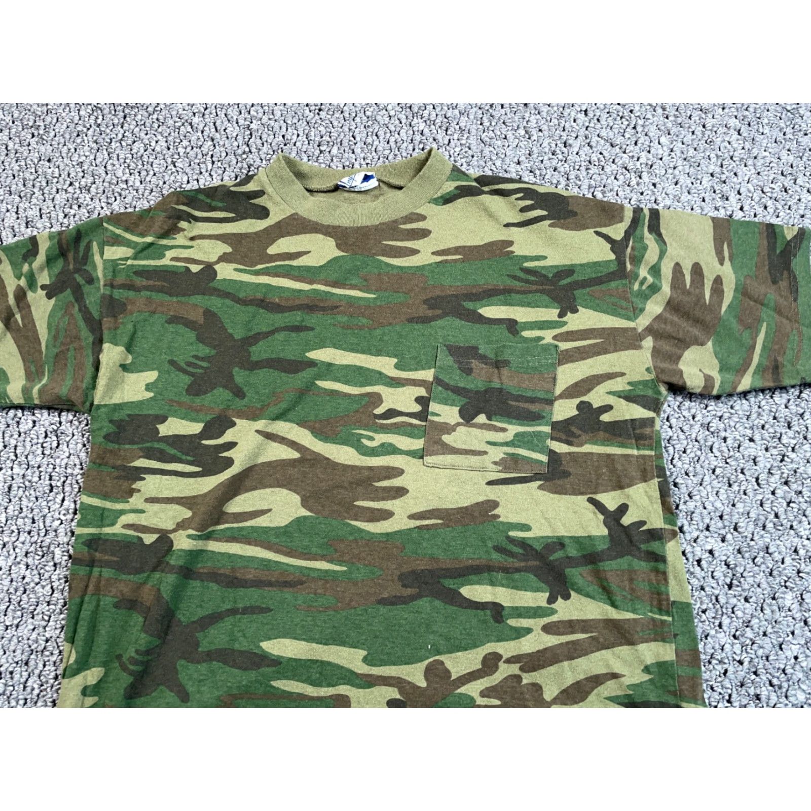 Imperial VTG Imperial Camouflage Pocket T-Shirt Adult Large Green Camo Outdoors Nature Size US L / EU 52-54 / 3 - 7 Thumbnail