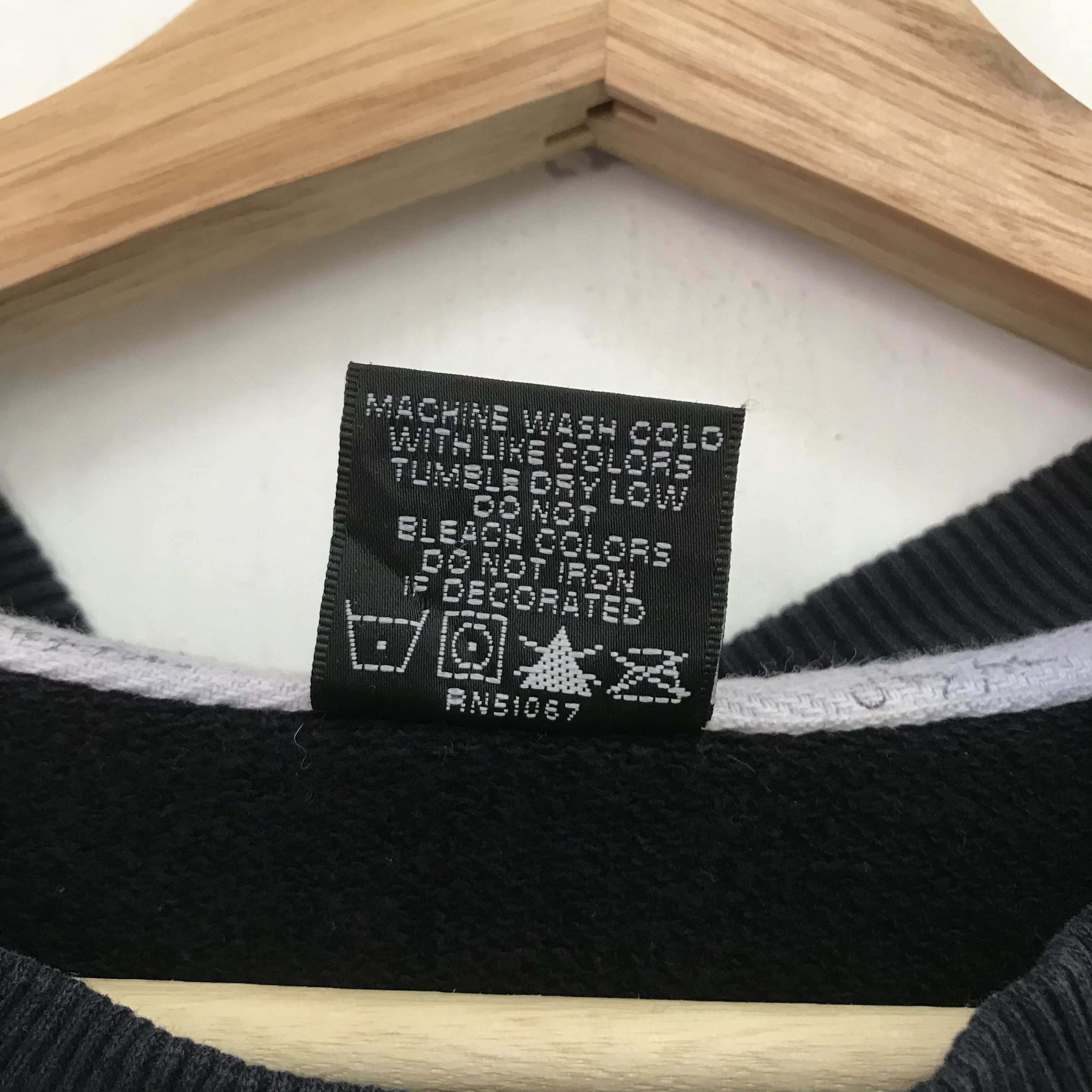 Vintage Vintage Sean John Black Sweatshirt Large - 575 Size US L / EU 52-54 / 3 - 9 Thumbnail