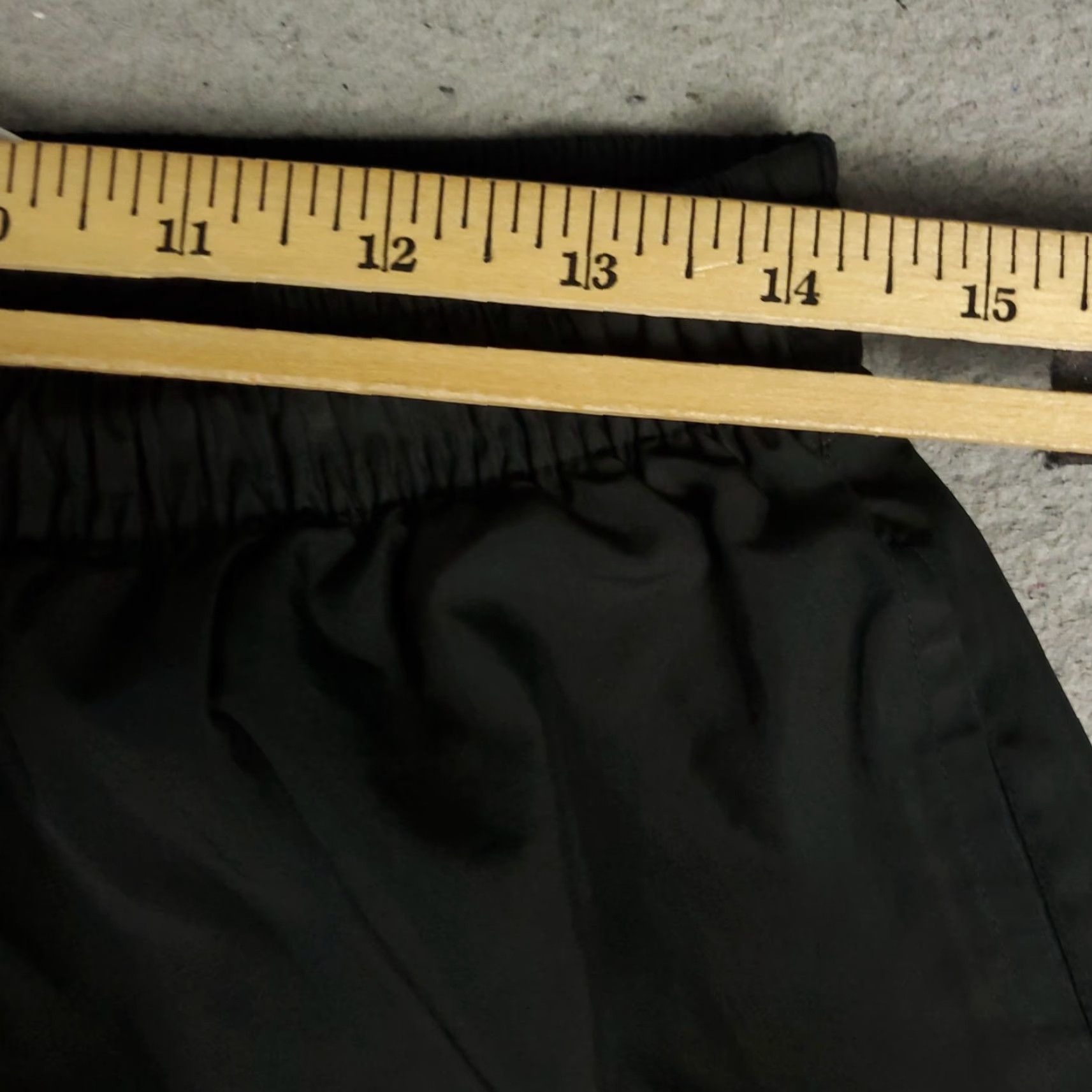Nike Nike Pants Mens Medium Black Vintage 90s Track Windbreaker Ankle Zip Pants Nike Mens Medium Black Vintage 90s Track Windbreaker Ankle Zip Size US 31 - 7 Thumbnail
