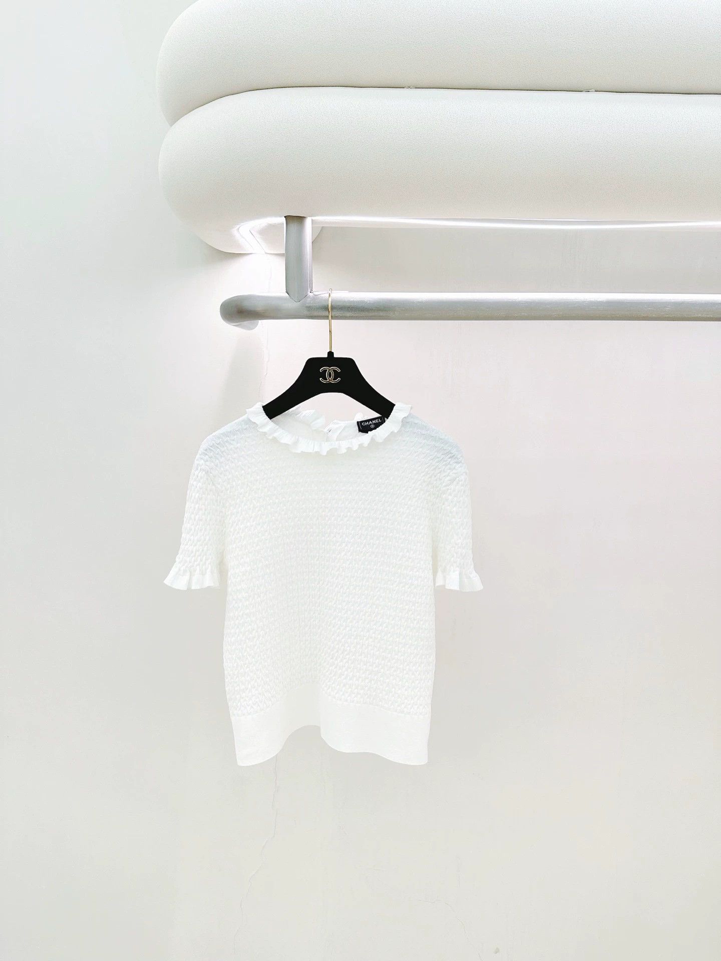 Chanel Chanel White Ruffled T-shirt 36 Size XS / US 0-2 / IT 36-38 - 1 Thumbnail