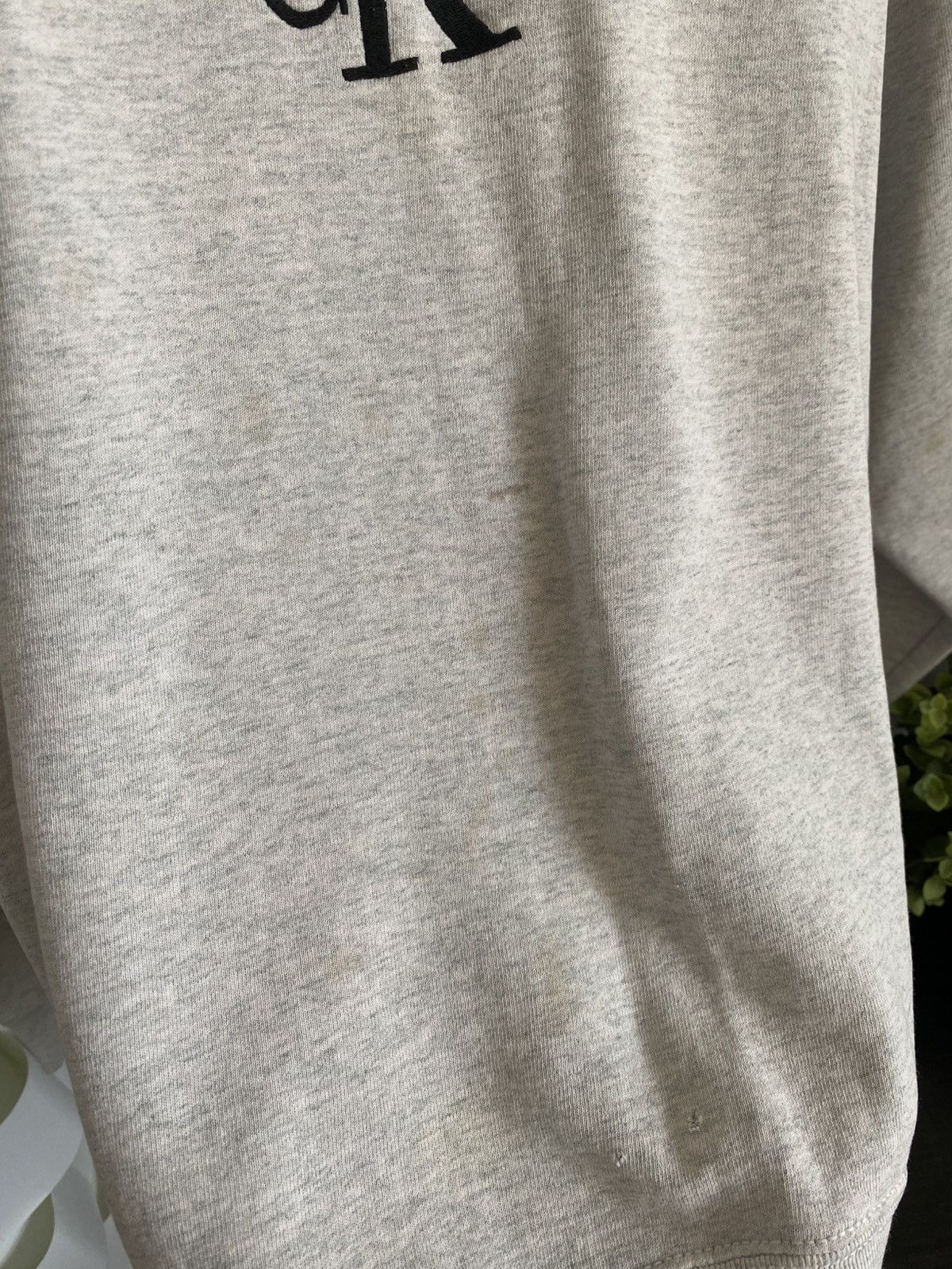 Calvin Klein Vintage Thrashed 90s Calvin Klein Crewneck Sweatshirt Size US L / EU 52-54 / 3 - 5 Thumbnail