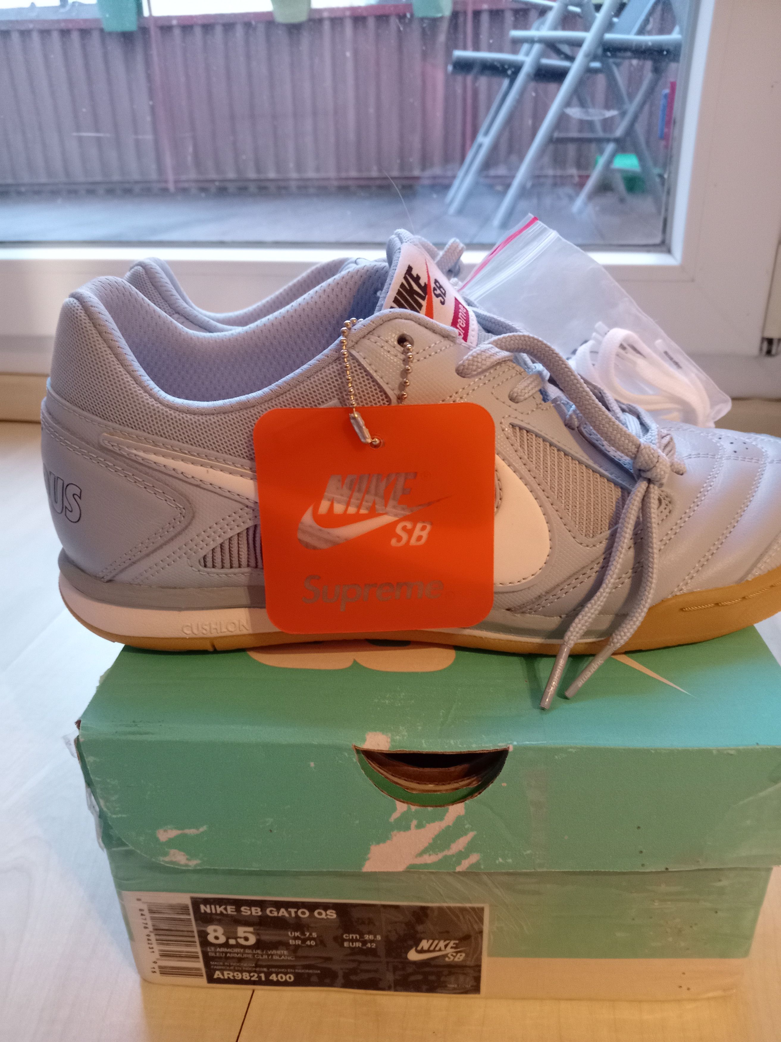 Nike New in Tags Nike gato supreme lunargato Size US 9 / EU 42 - 2 Thumbnail
