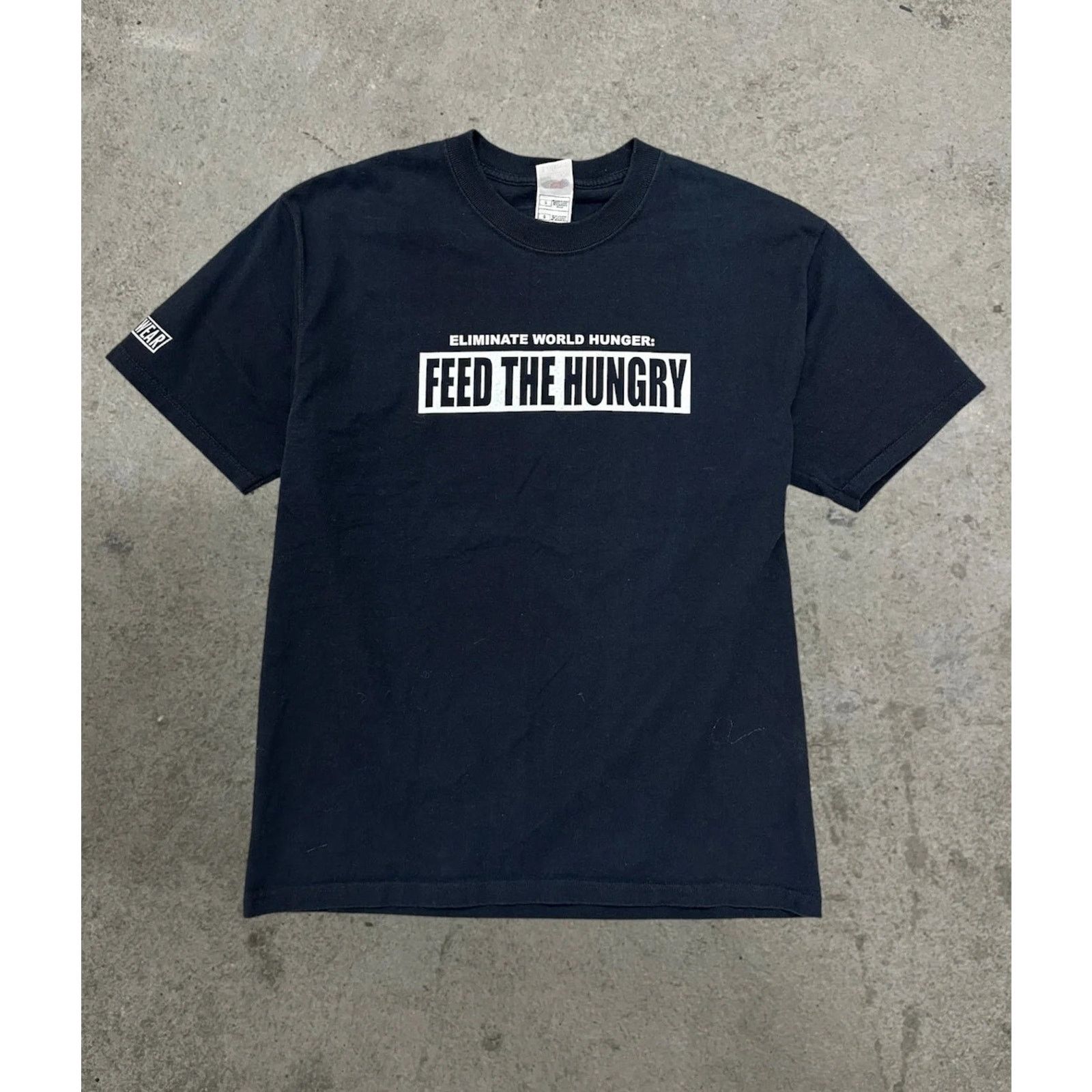Vintage Vintage 2000's Local Kine Grindz I Hungry T-Shirt Size L Size US L / EU 52-54 / 3 - 1 Thumbnail