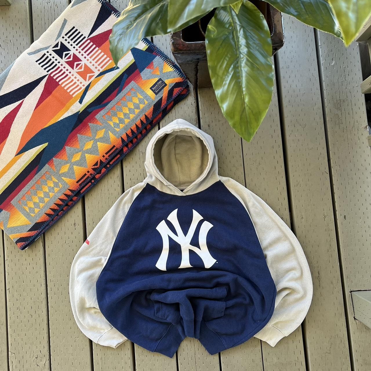 MLB Vintage Y2K New York Yankees Majestic Embroidered Hodie Size US XL / EU 56 / 4 - 4 Thumbnail