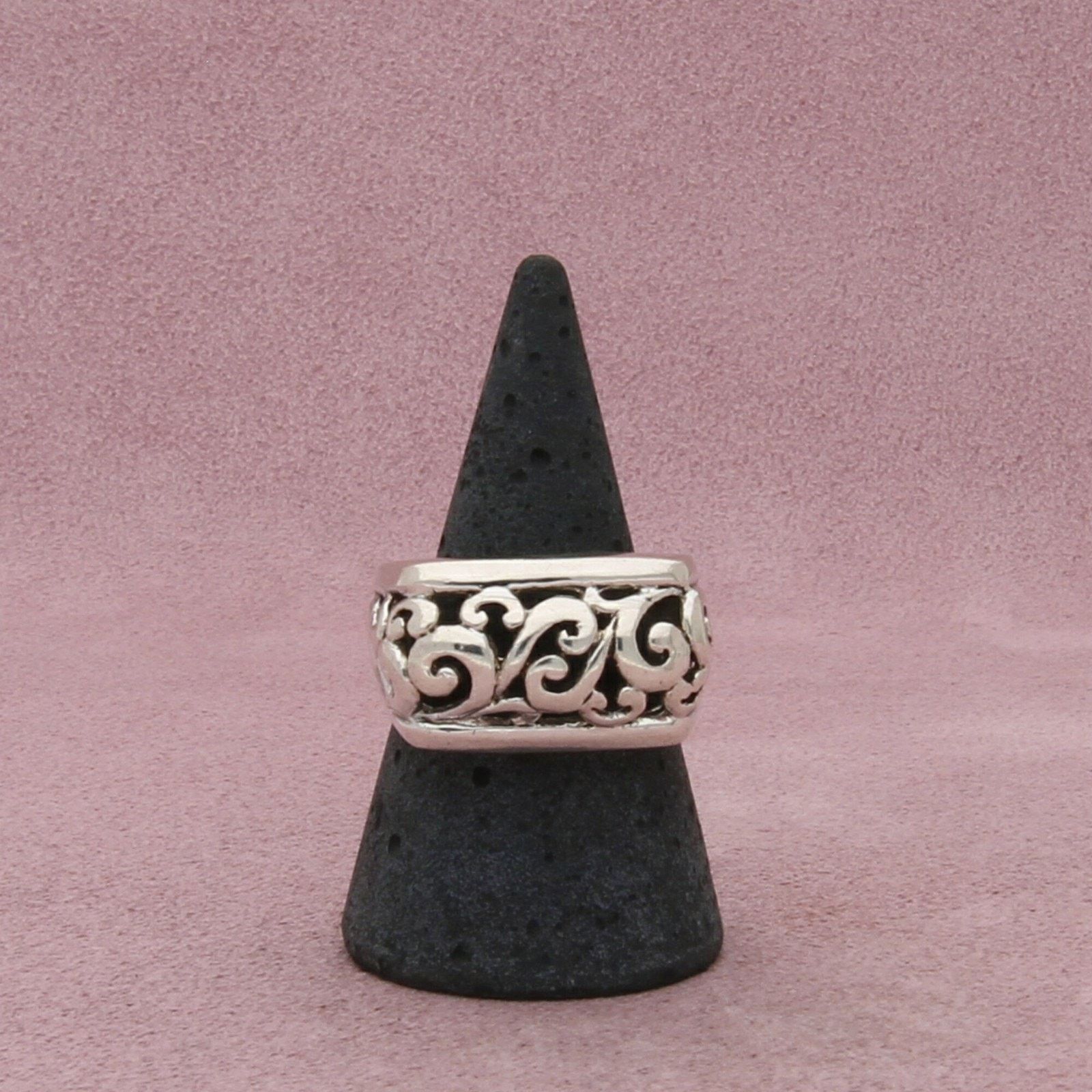 Sterling Silver sterling silver scrolled squared top band ring size 8.75 Size ONE SIZE - 3 Thumbnail