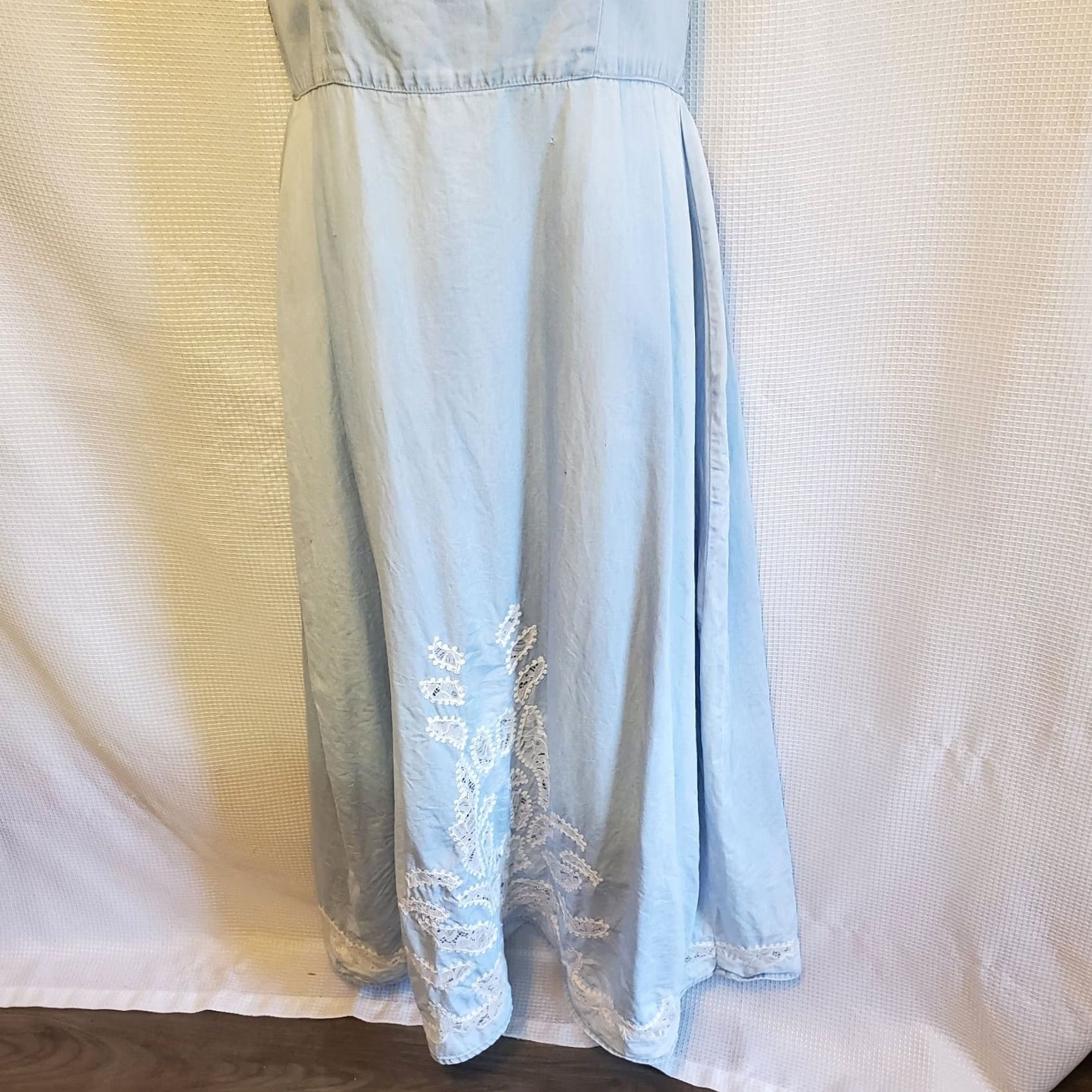 Denime Bohme Denim Chambray Lace Cut Out Maxi Dress Womens M Casual Hippe Boho 90s 80s Vintage Sleeveless Smooth Pullover Blue Size M / US 6-8 / IT 42-44 - 2 Thumbnail