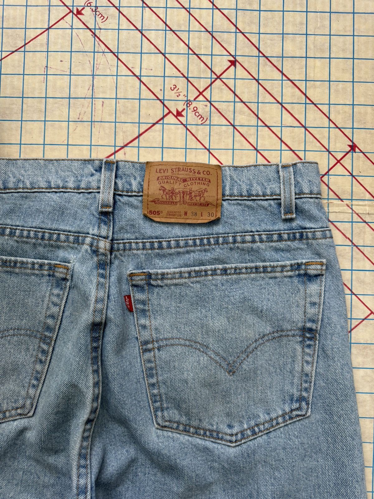Levi's × Levi's Vintage Clothing × Vintage Levi’s 505 Light Stonewash Vintage Jeans Fits 36 Regular Fit Size US 36 / EU 52 - 13 Thumbnail