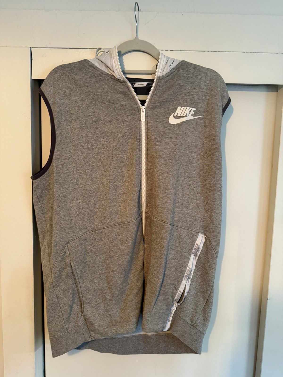 Nike Nike sleeveless hooded vest Size US XL / EU 56 / 4 - 1 Thumbnail