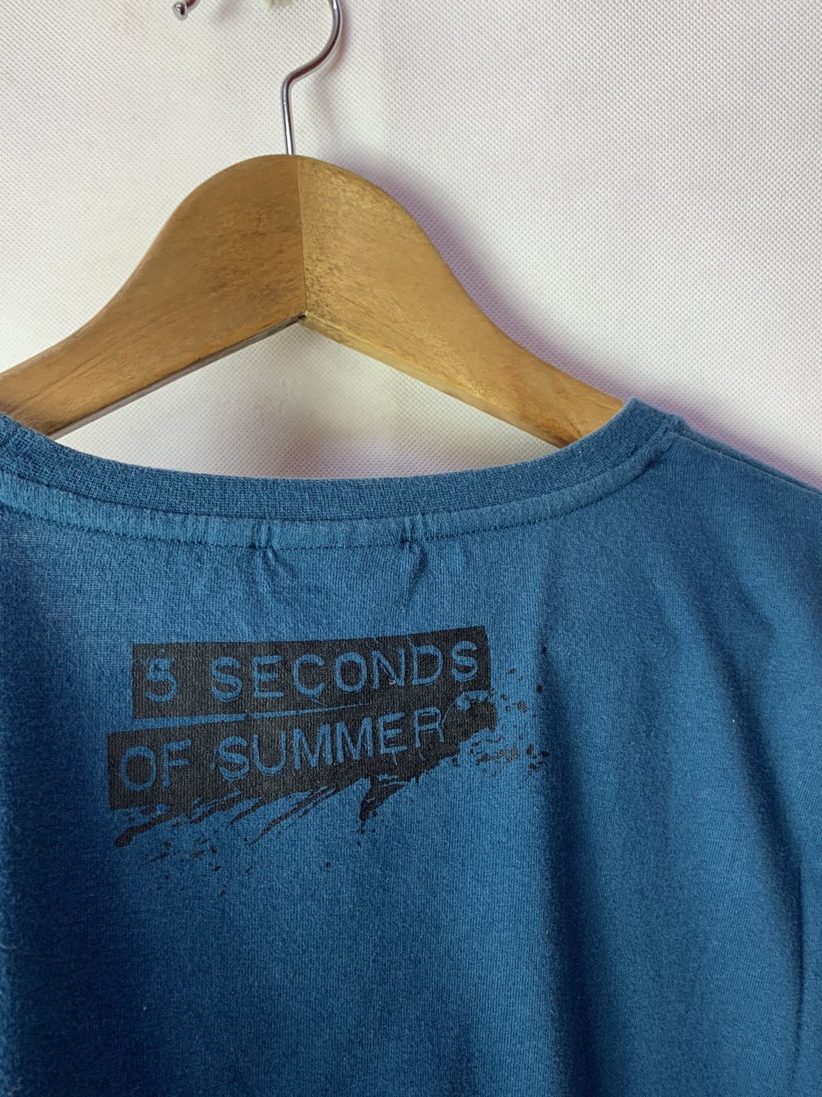 Band Tees ‼️ 5 Seconds of Summer Boy Band Pop Punk Band Tee Size US M / EU 48-50 / 2 - 4 Thumbnail