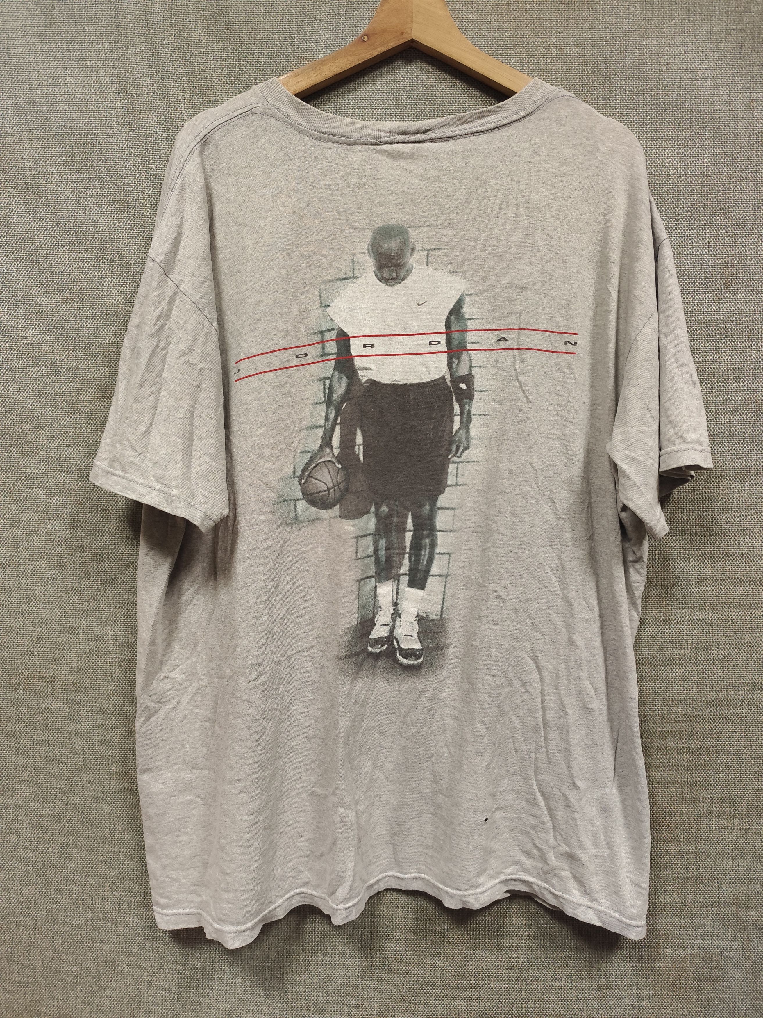 Nike Vintage 90s t shirt nike michael jordan Size US L / EU 52-54 / 3 - 1 Thumbnail