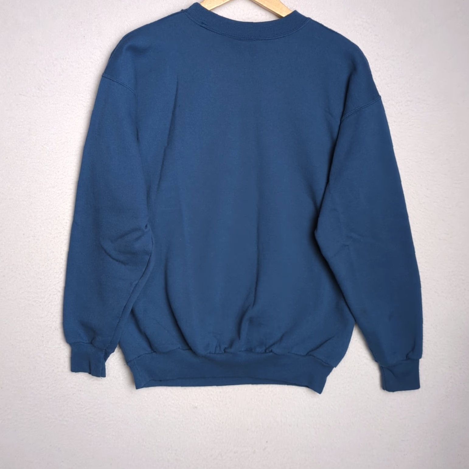 Vintage VINTAGE MC Sports Christmas Santa Reindeer Sweatshirt Women’s Medium Blue Crew Neck Long Sleeve Pullover Holiday Snowman Graphic Print Easy Care Size M / US 6-8 / IT 42-44 - 2 Thumbnail