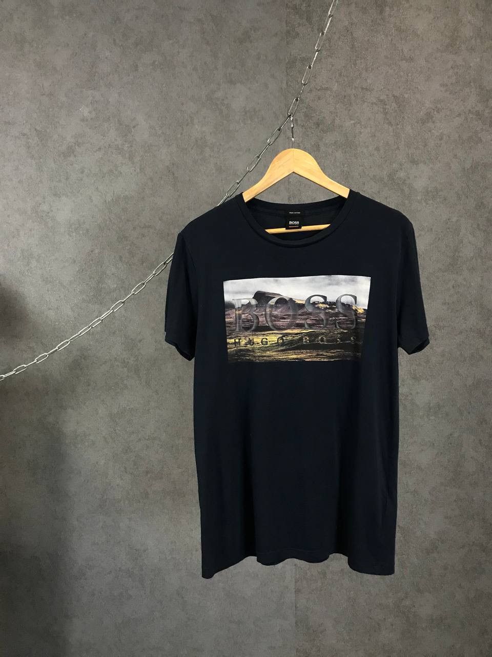 Hugo Boss Hugo Boss designer big center logo tee Size US M / EU 48-50 / 2 - 1 Thumbnail