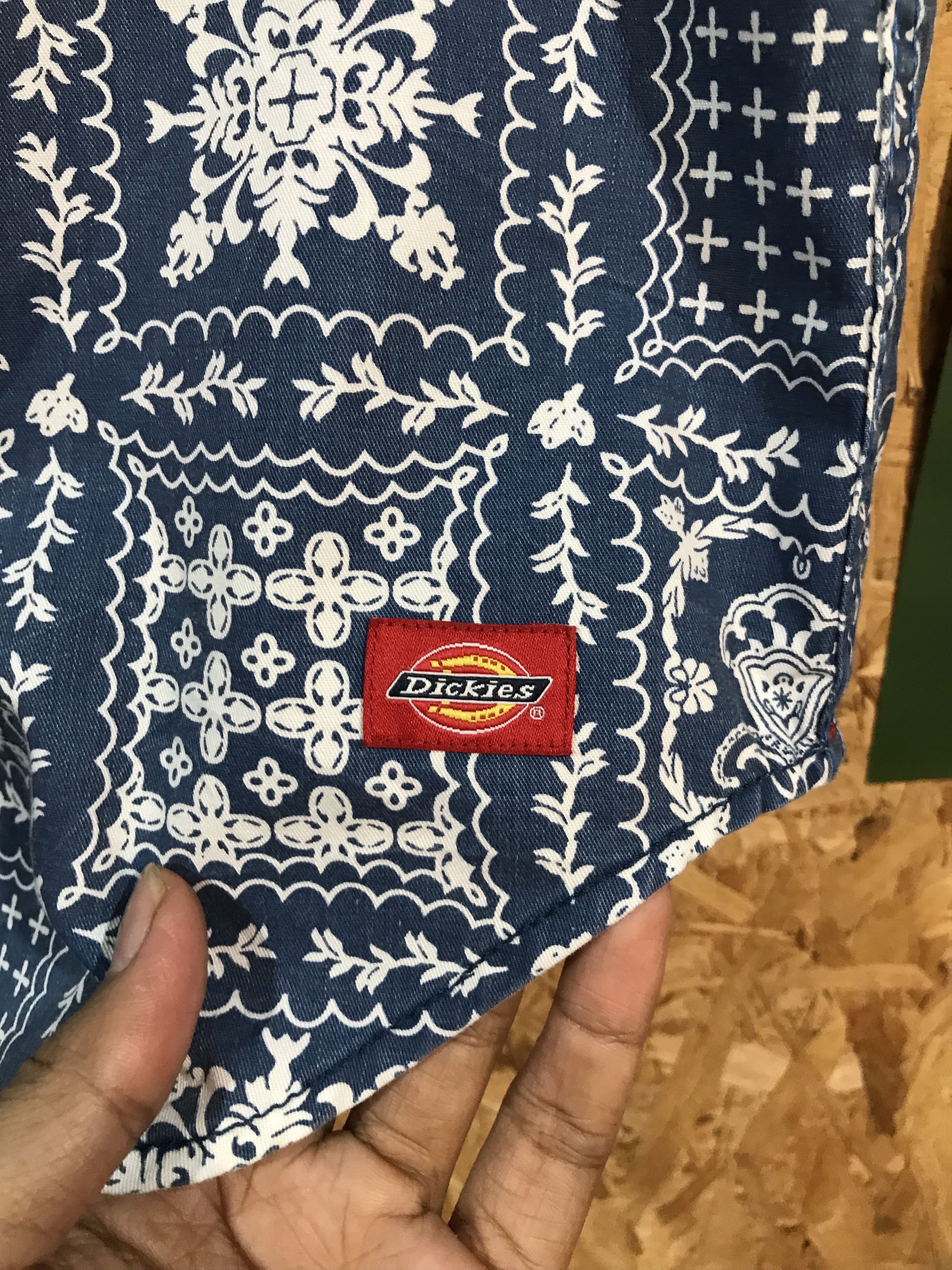 Dickies Dickies Half Plain Half Bandana Button Up Shirt Size US L / EU 52-54 / 3 - 4 Thumbnail