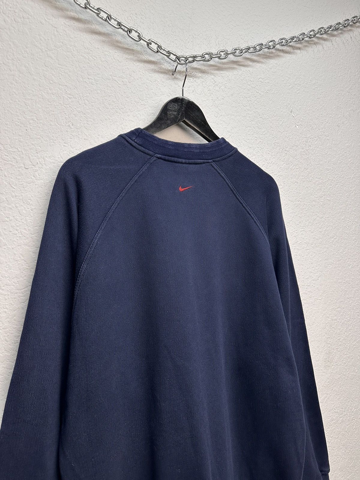Nike Nike navy crewneck sweatshirt Y2K minimal sports style Size US L / EU 52-54 / 3 - 13 Thumbnail